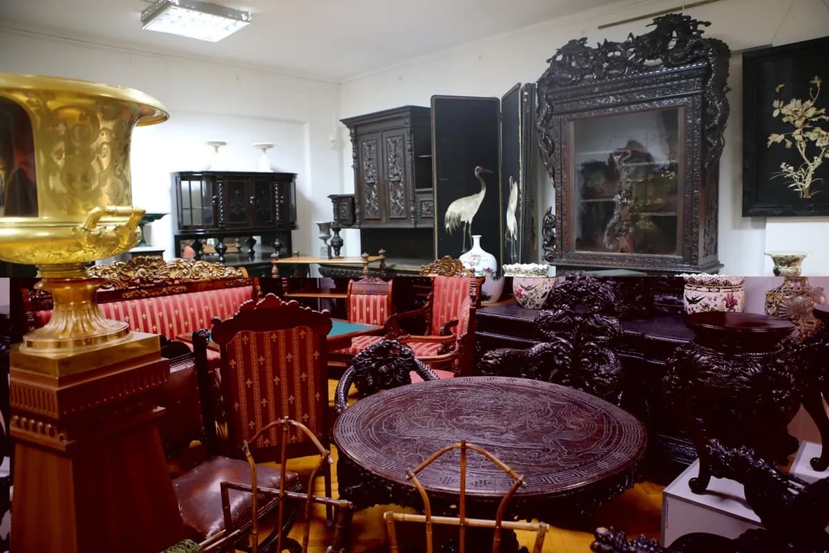 Мебель из Дворца (Краеведческий музей им. Шатилова)