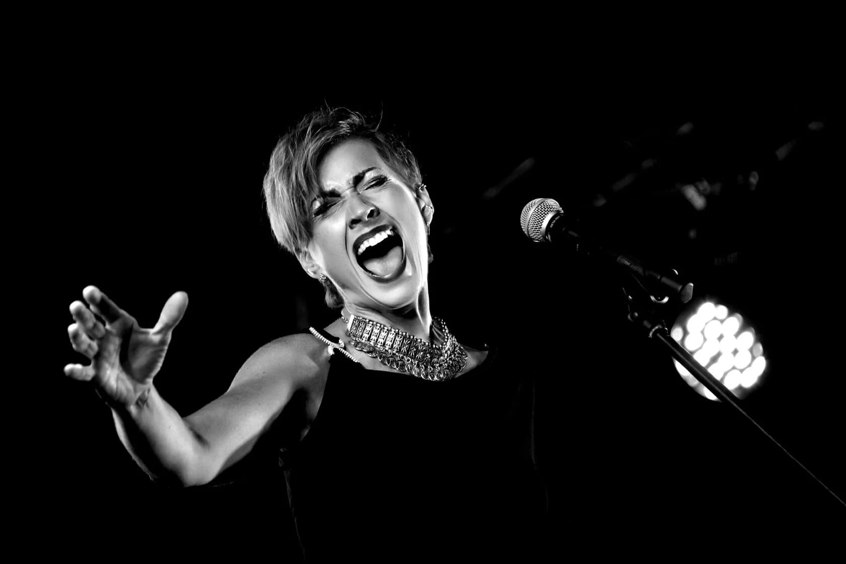 Екатерина Черноусова, Игорь Молчанов и джаз-трио (Rhythm & Blues Cafe)