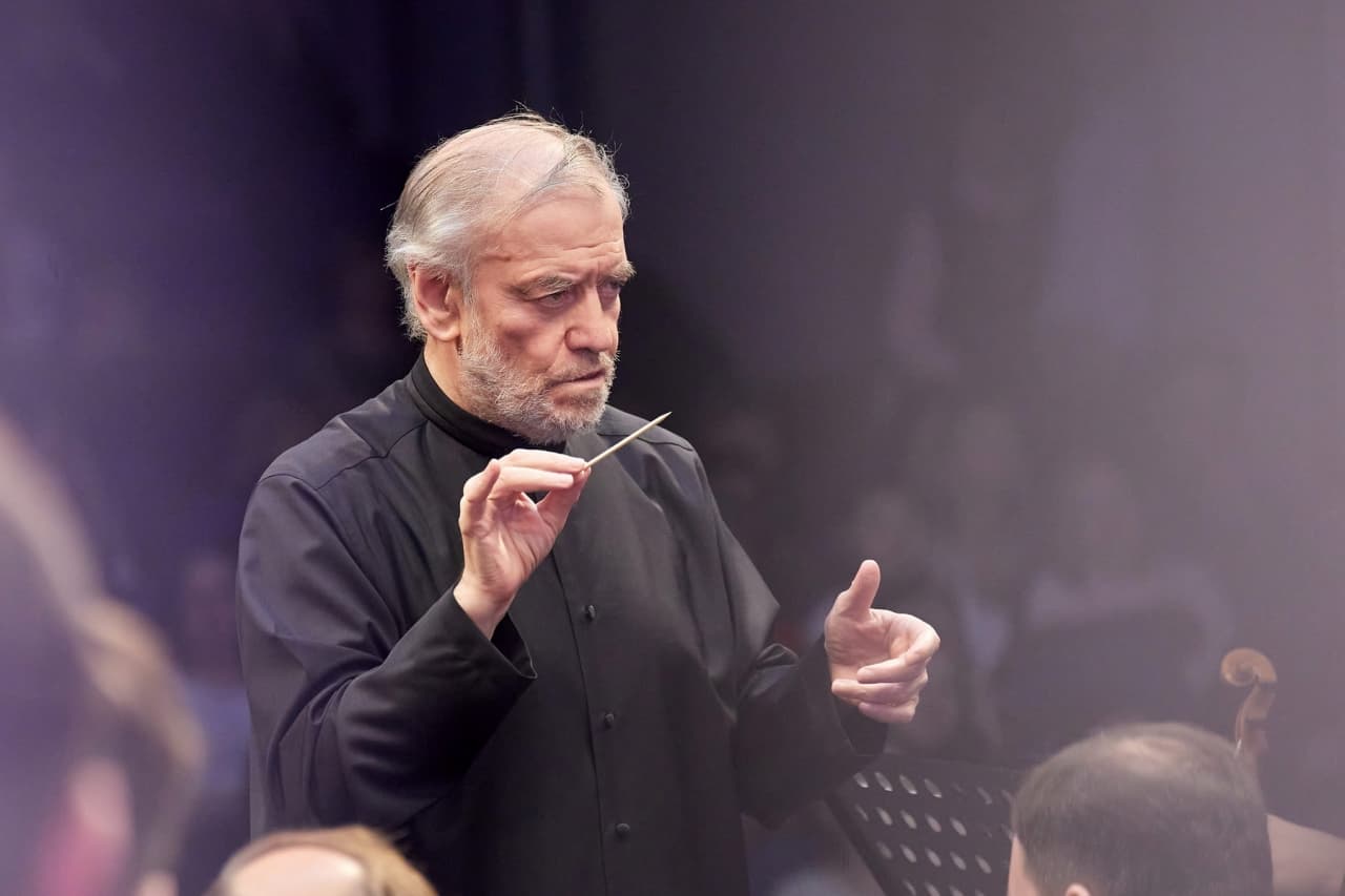 Валерий Гергиев и Объединенный симфонический оркестр Мариинского и Большого театров (Филармония)