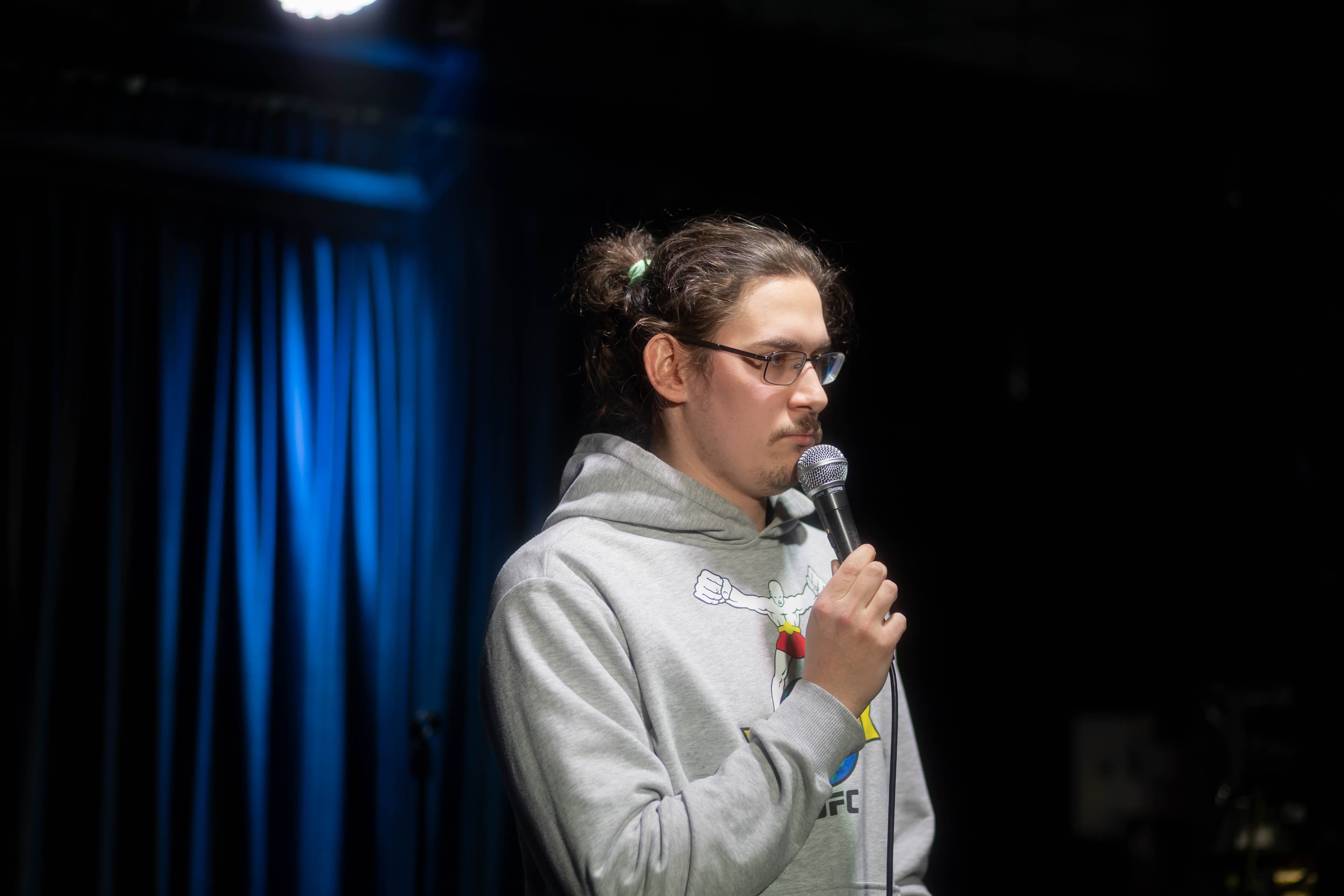 Антилото с комиками (Pravda Bar)