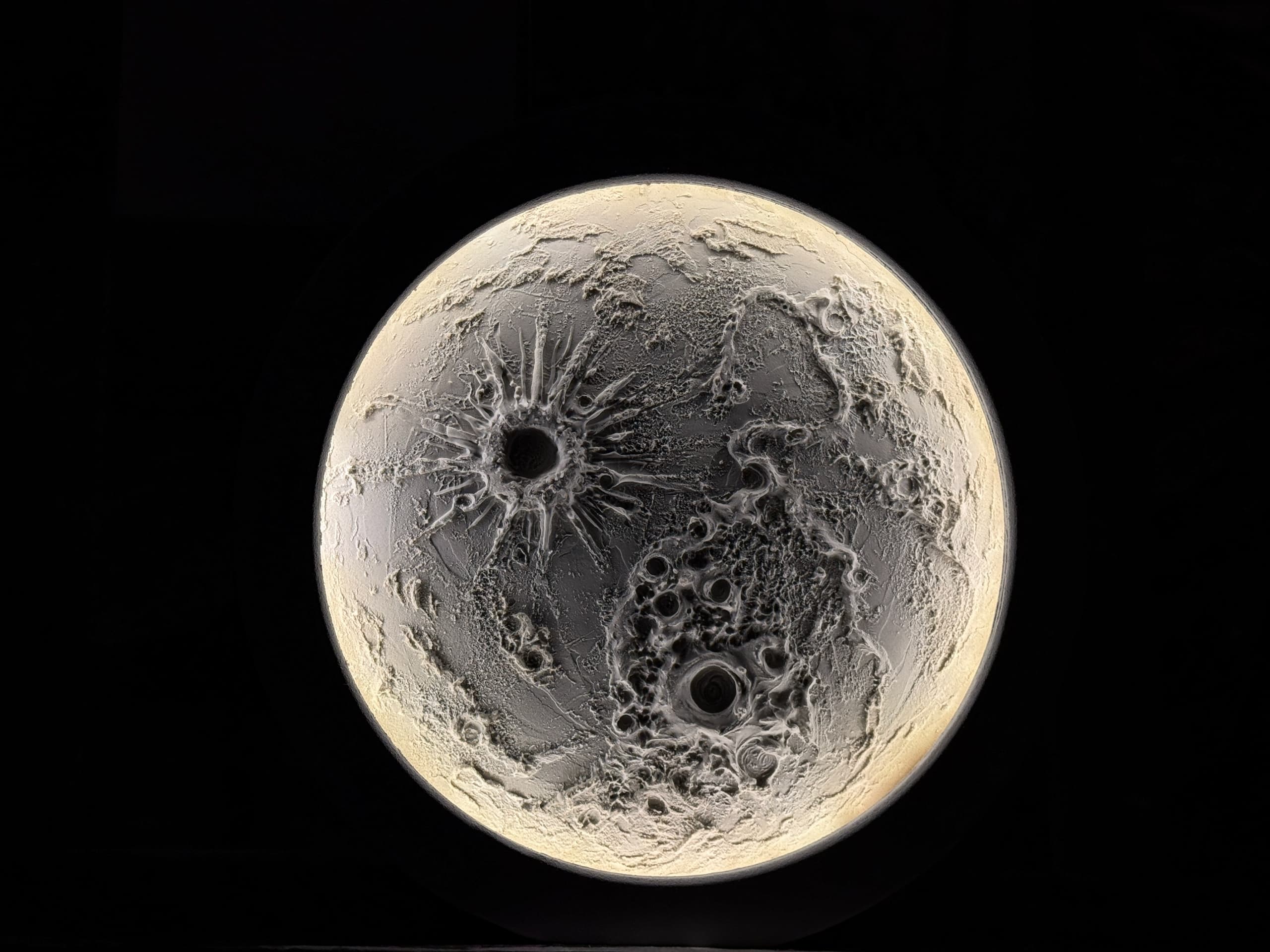 Луна-ночник текстурной пастой (Art Studio 8)