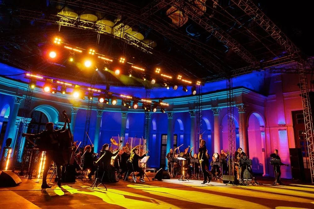 Поп-хиты с симфоническим оркестром (Зелёный театр ВДНХ)