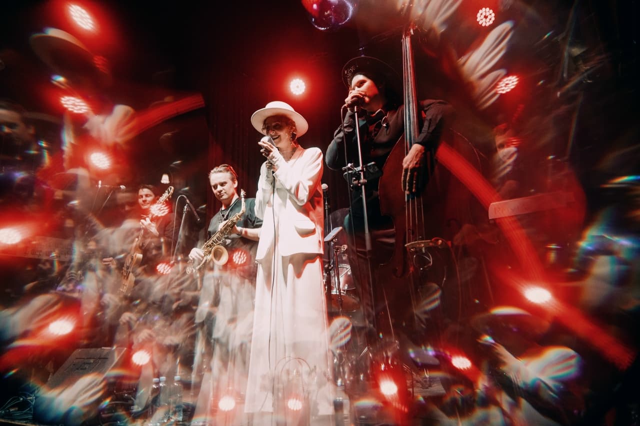 Вера Егорова & The Big Buddy Band: хулиганский джаз (Michèle)