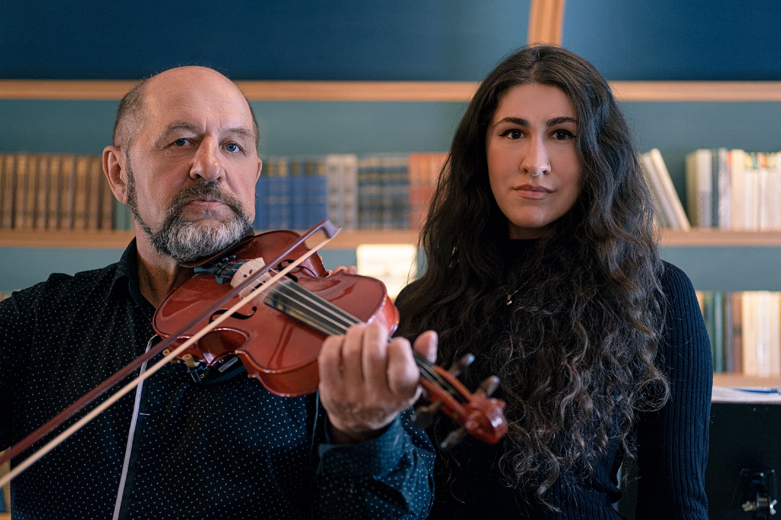 Скрипка и рояль: дуэт, сотканный из тишины и откровений (Aura Kitchen & Bar)