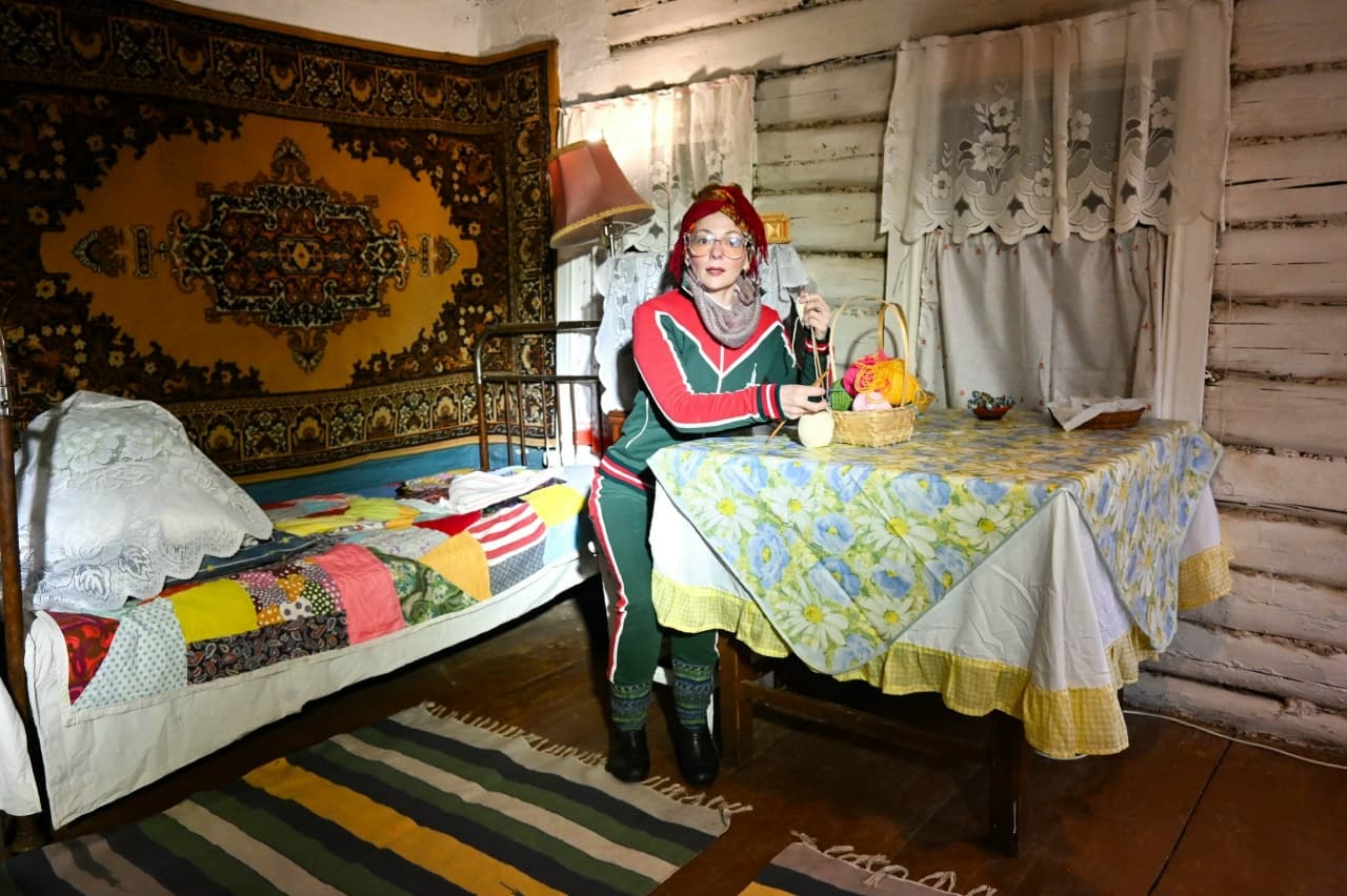 На деревню к бабушке. Душевная программа (Домик на крыше на деревне у бабушки (Старая Бинарадка))