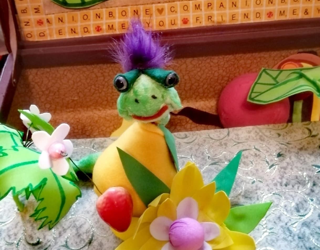 Очень голодная гусеница (Малышок)