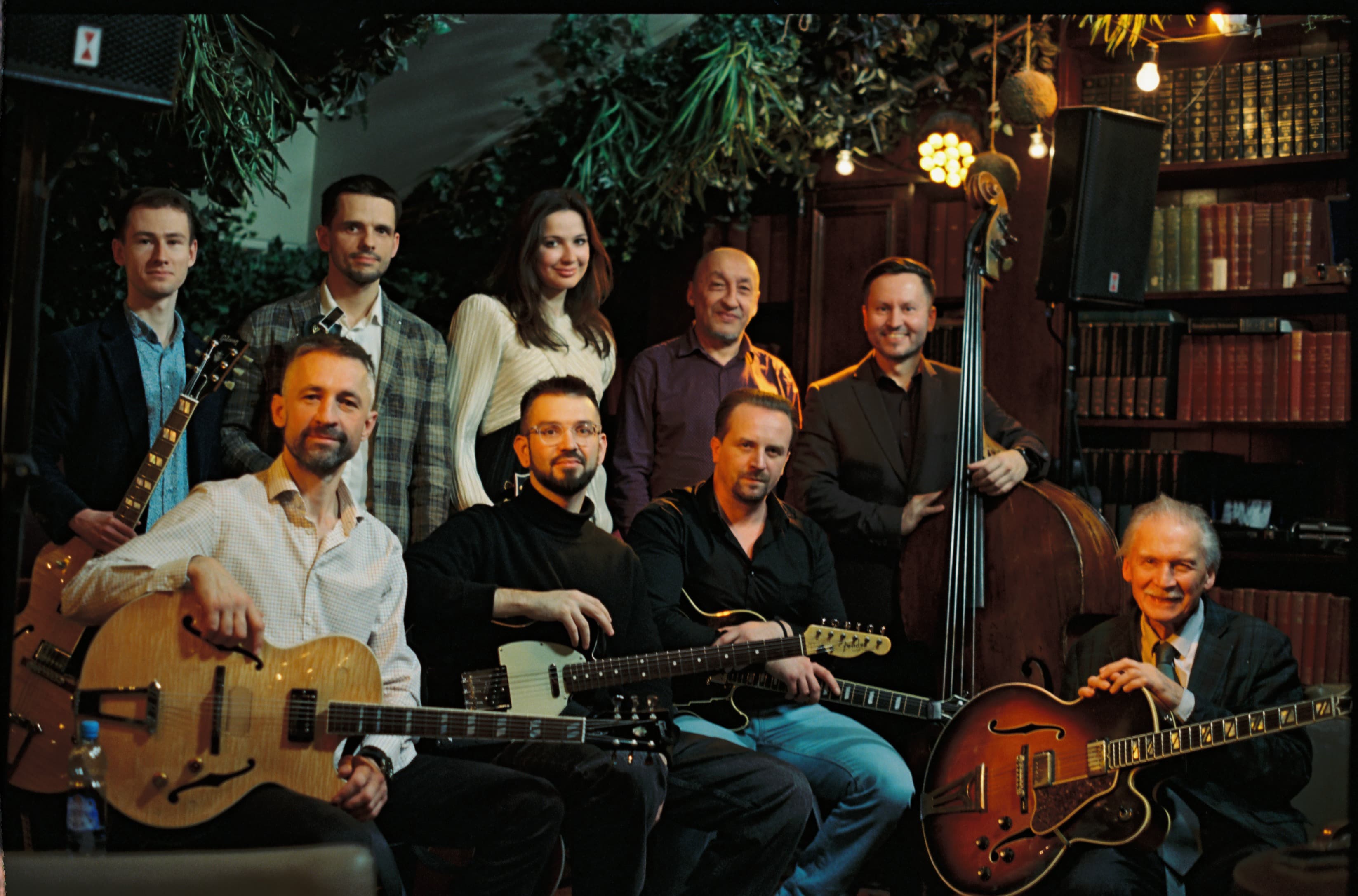 Мир гитары. Не думай о секундах (Филармония)