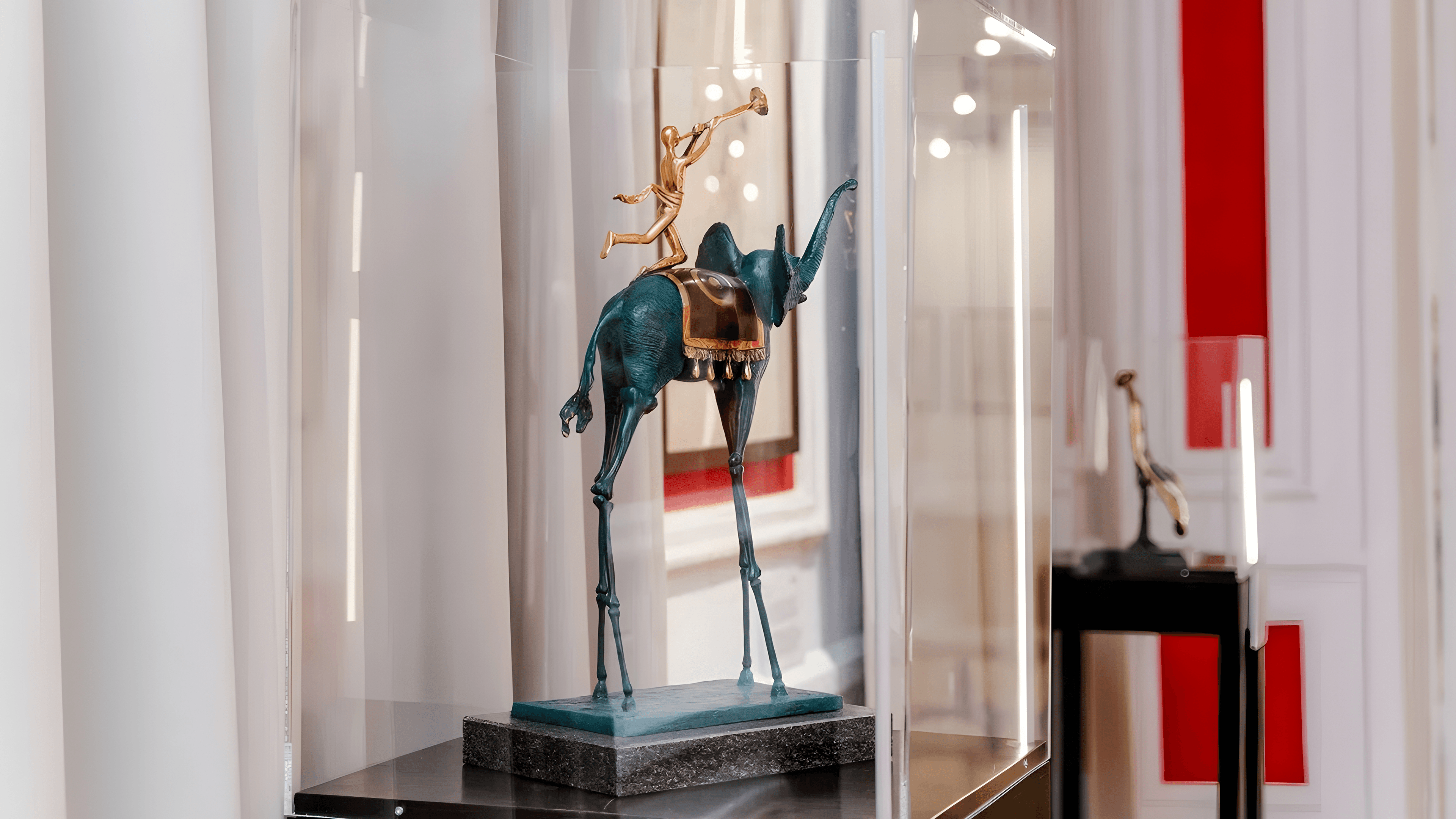 Музейная арт-терапия. Хрупкость и сила: как слон Дали раскрывает наше внутреннее «Я» (Сад им. Баумана)