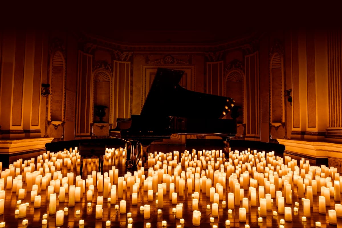 Nova Orchestra. Людовико Эйнауди, Ханс Циммер и другие. Концерт при 1000 свечах (Филармония. Большой зал)