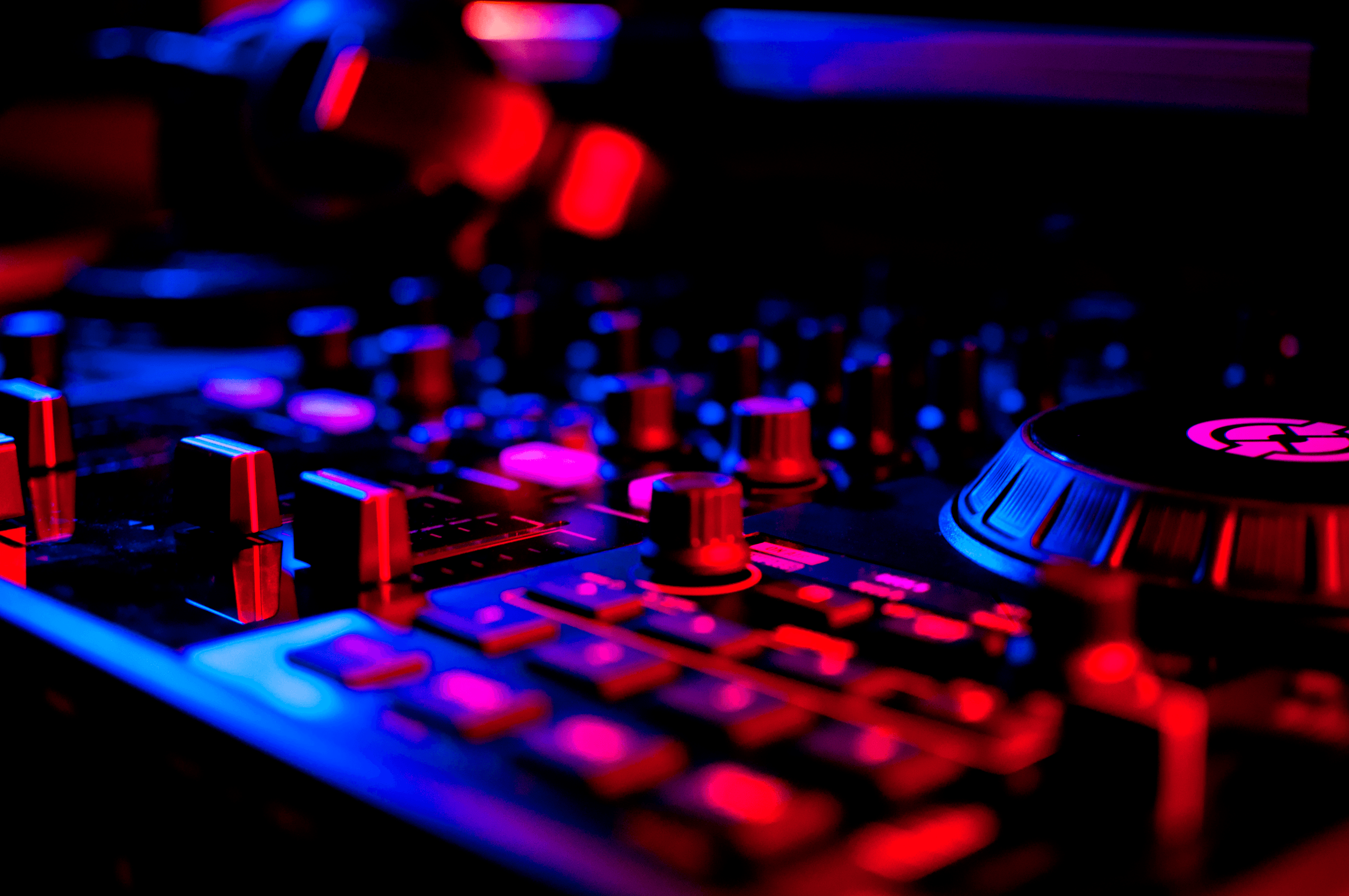 DJ Lesya Mars (Louis Pasteur)