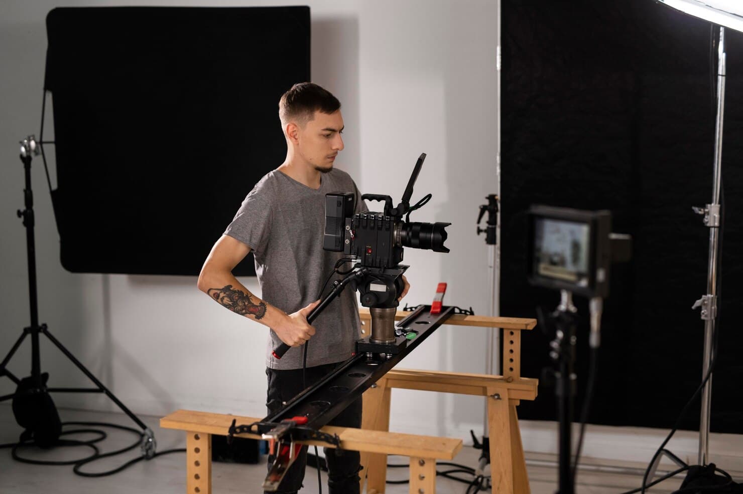 Режиссёрская интерпретация темы (Госуправление по кинематографии)