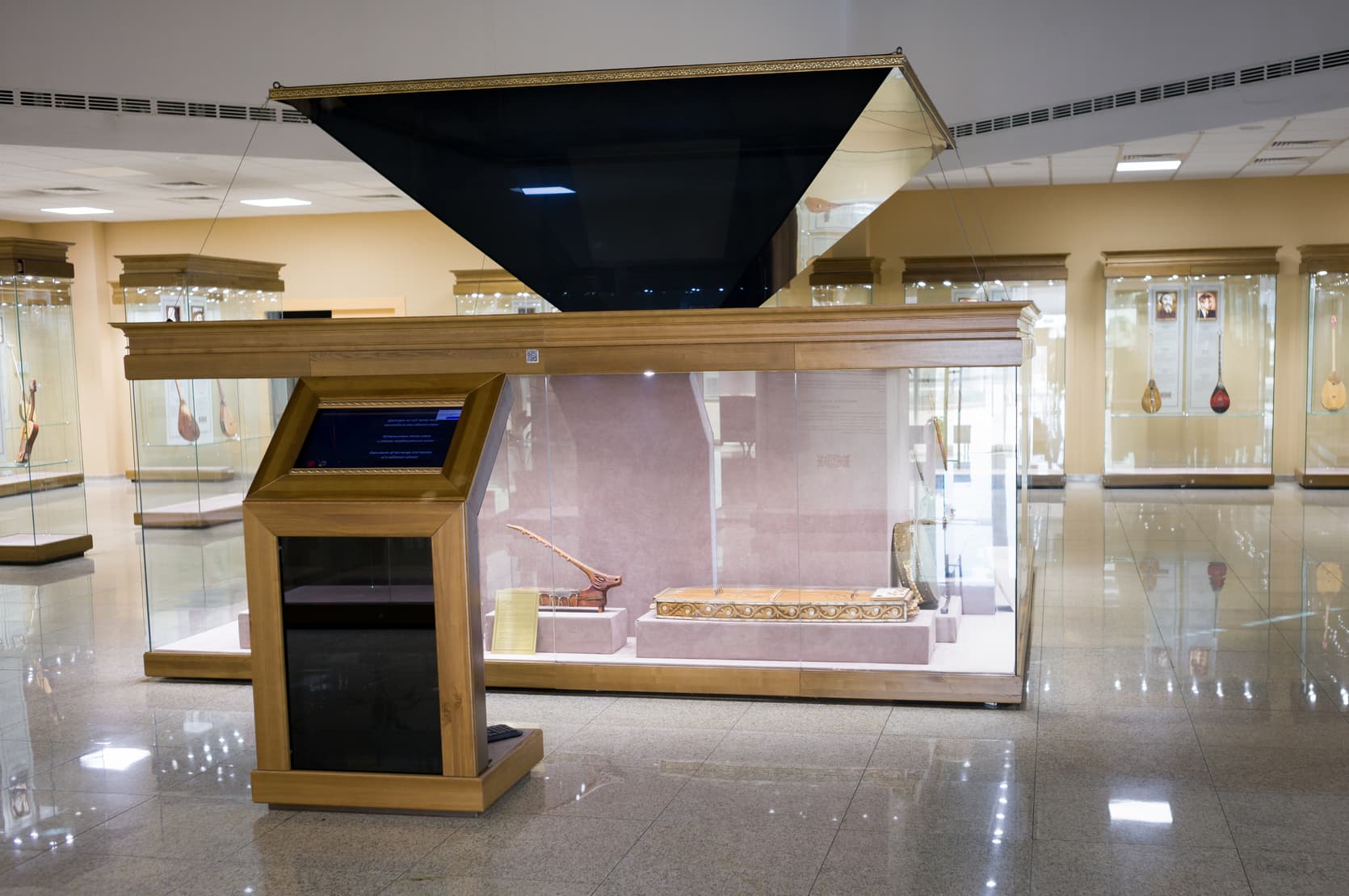 Мультимедийный центр традиционной музыки (Мультимедийный центр традиционный музыки)