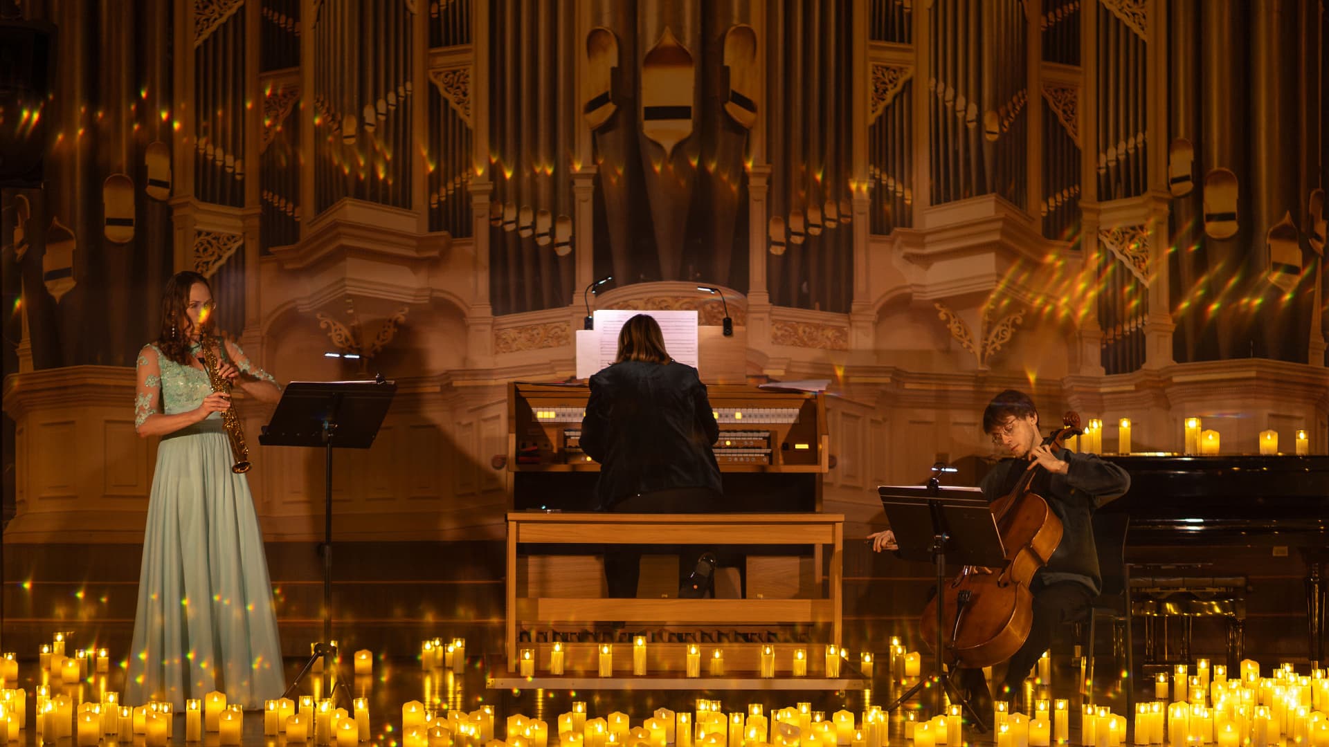 Орган при свечах (Дом музыки)