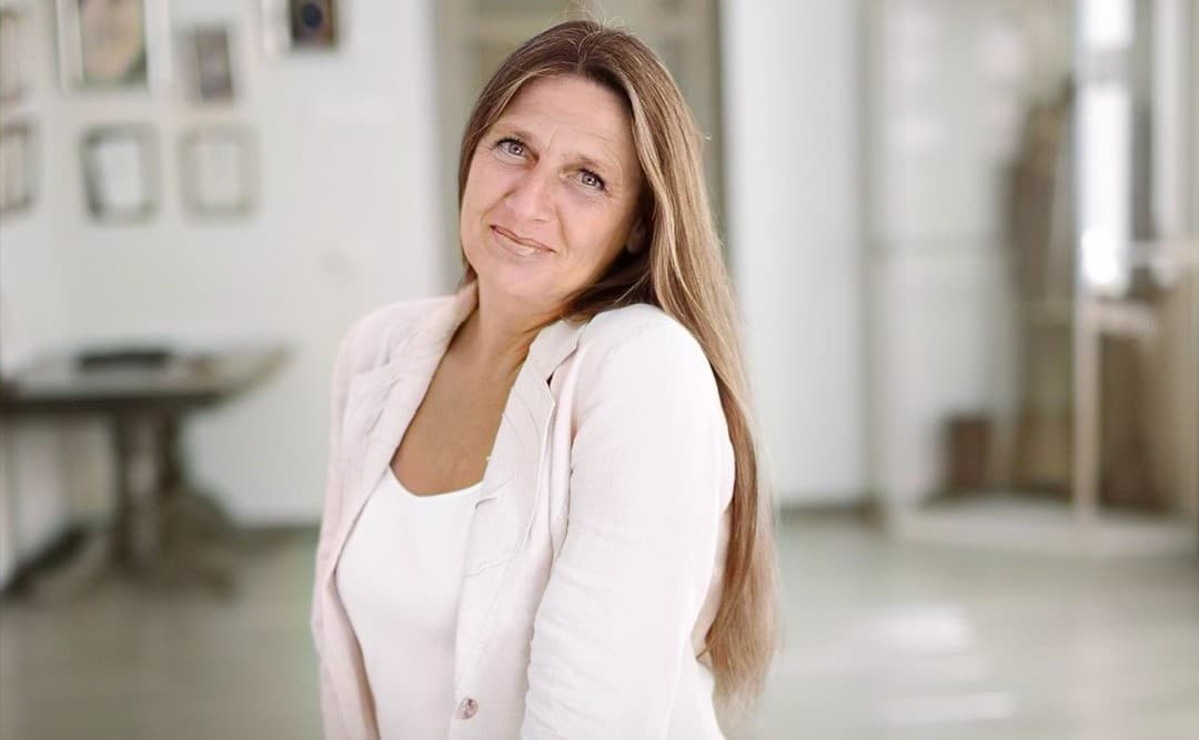 Полистаем, почитаем. Читаем земляков. Валерий Золотухин (Молодёжный театр Алтая им. Золотухина)