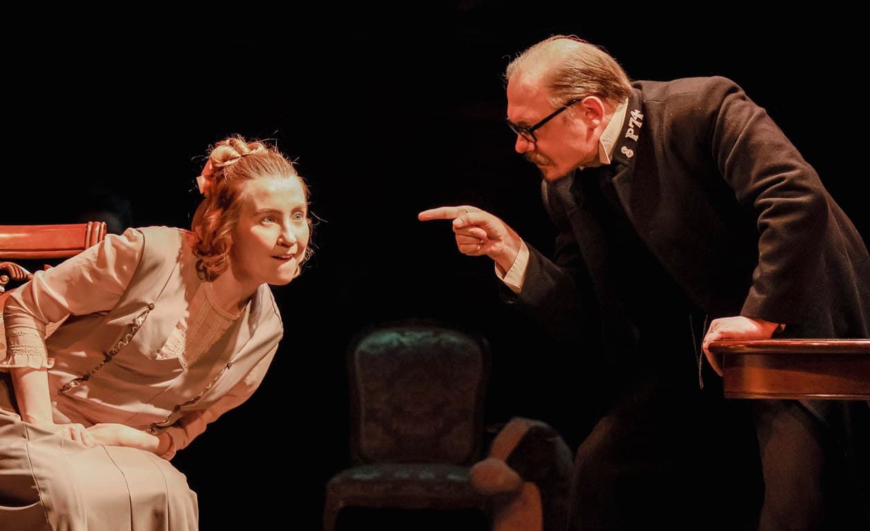 Замок Рейвенскрофт (Театр «У Моста»)