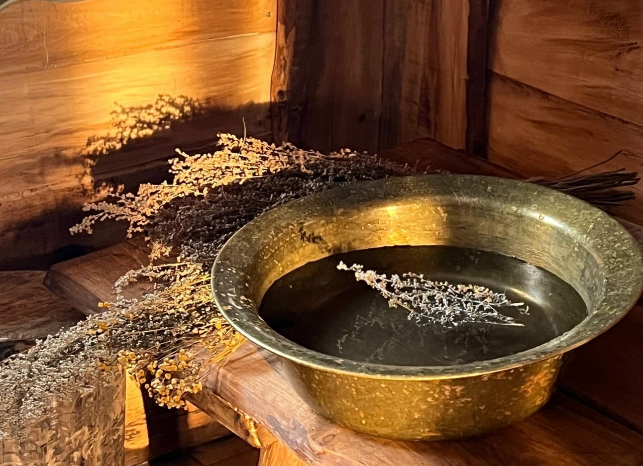 Женский день на «Тимофеевой земле» (Парковка отеля «Восток»)