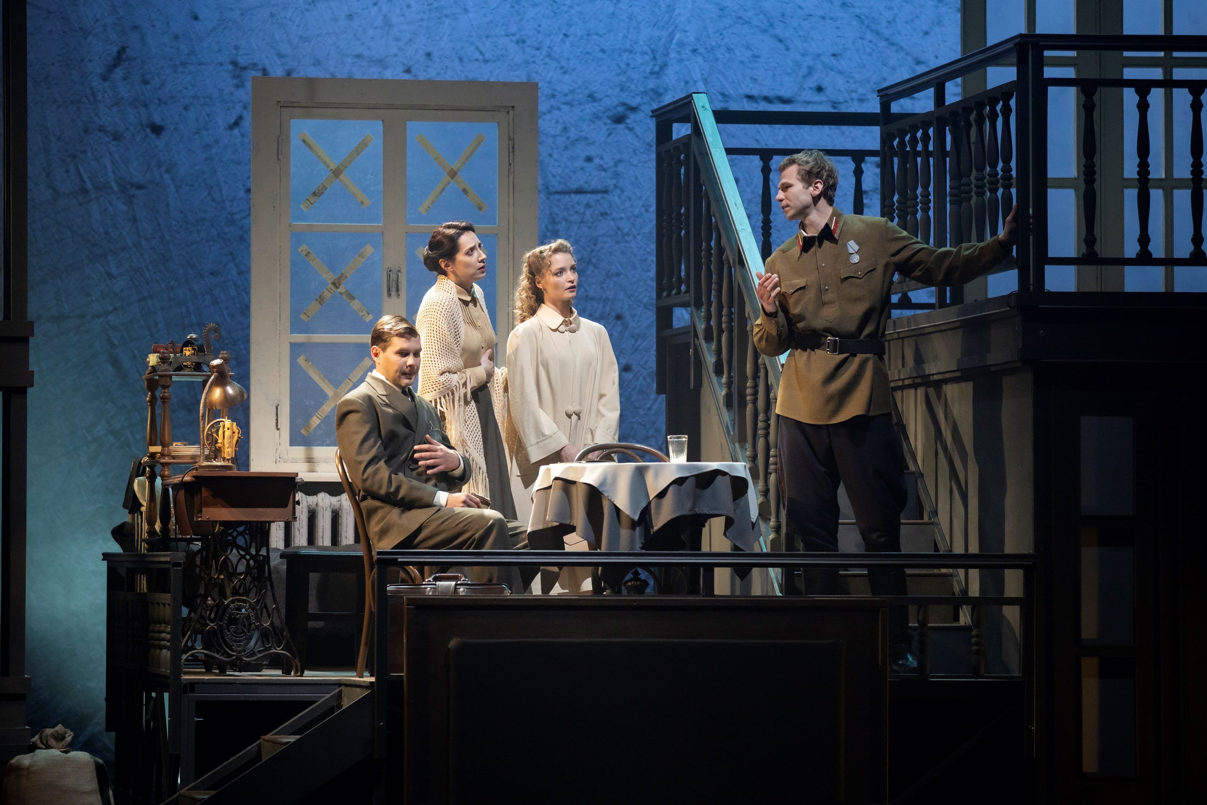 Отпуск по ранению (Театр драмы им. Горького)