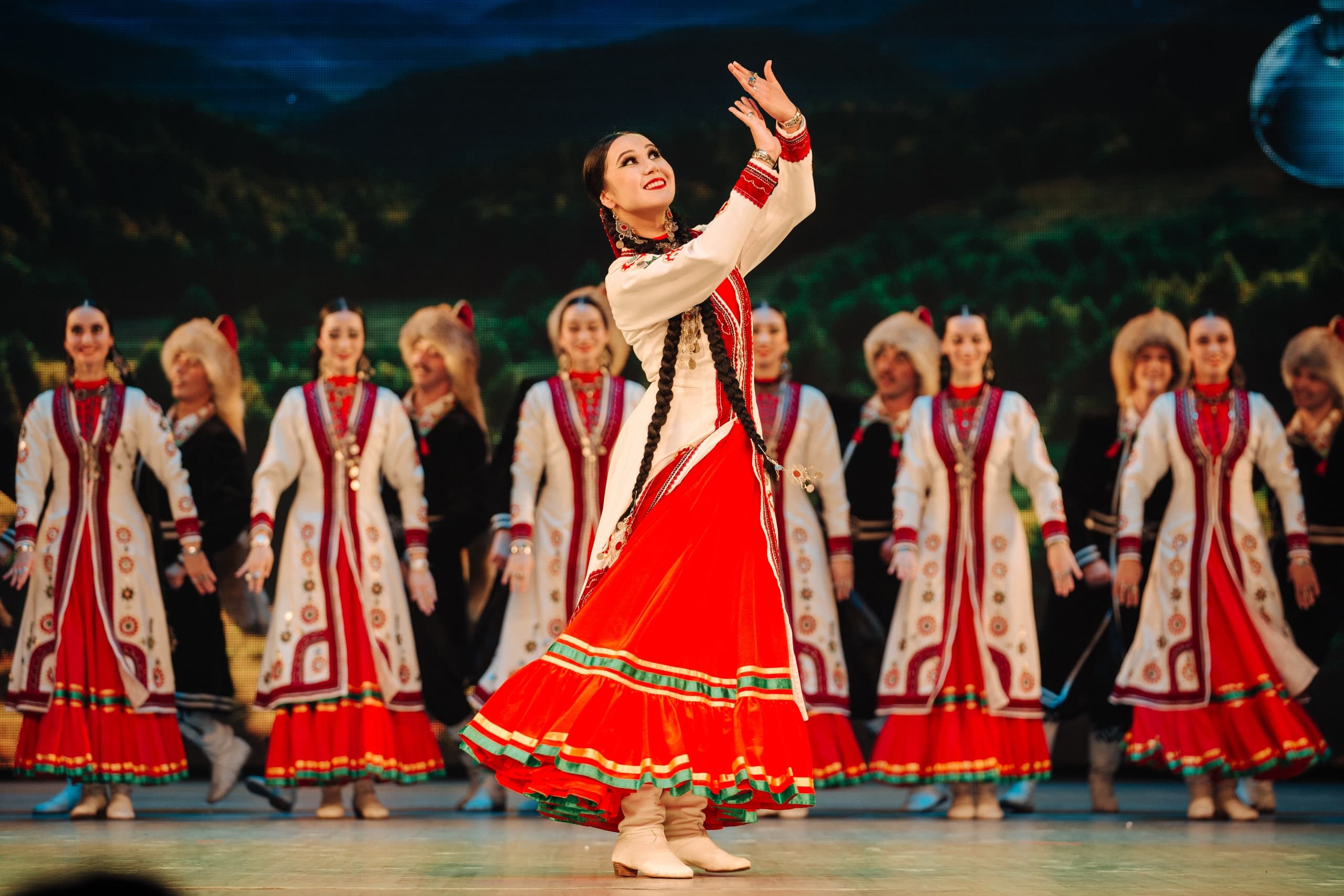 Фестиваль «Танец — душа народа». Ансамбль им. Гаскарова и ансамбль «Салтанат» (ГКЗ «Башкортостан»)