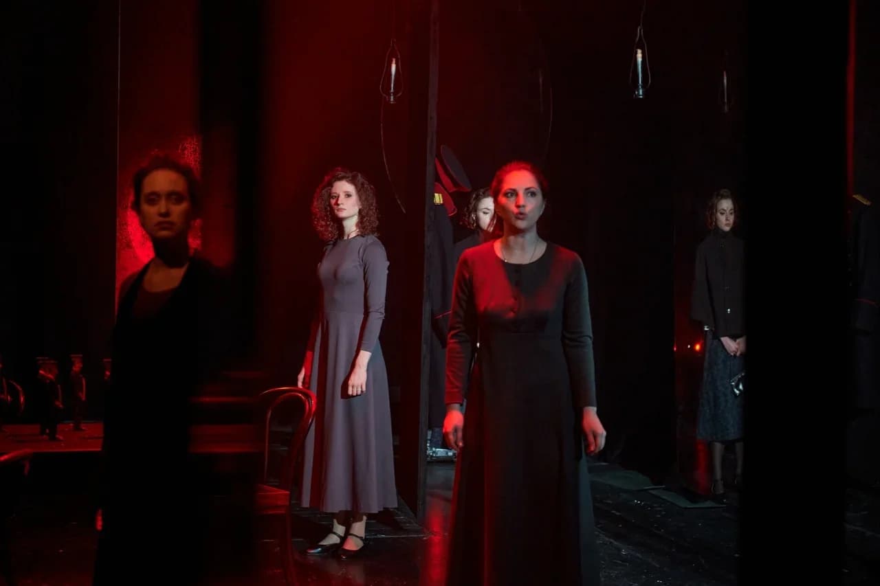 Три сестры. Игра в солдатики (Мастерская)