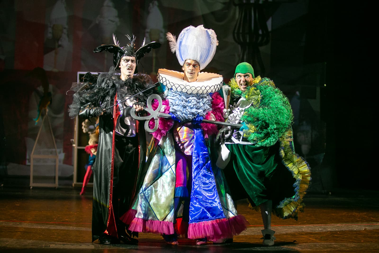 Королевство кривых зеркал (Балтийский дом)