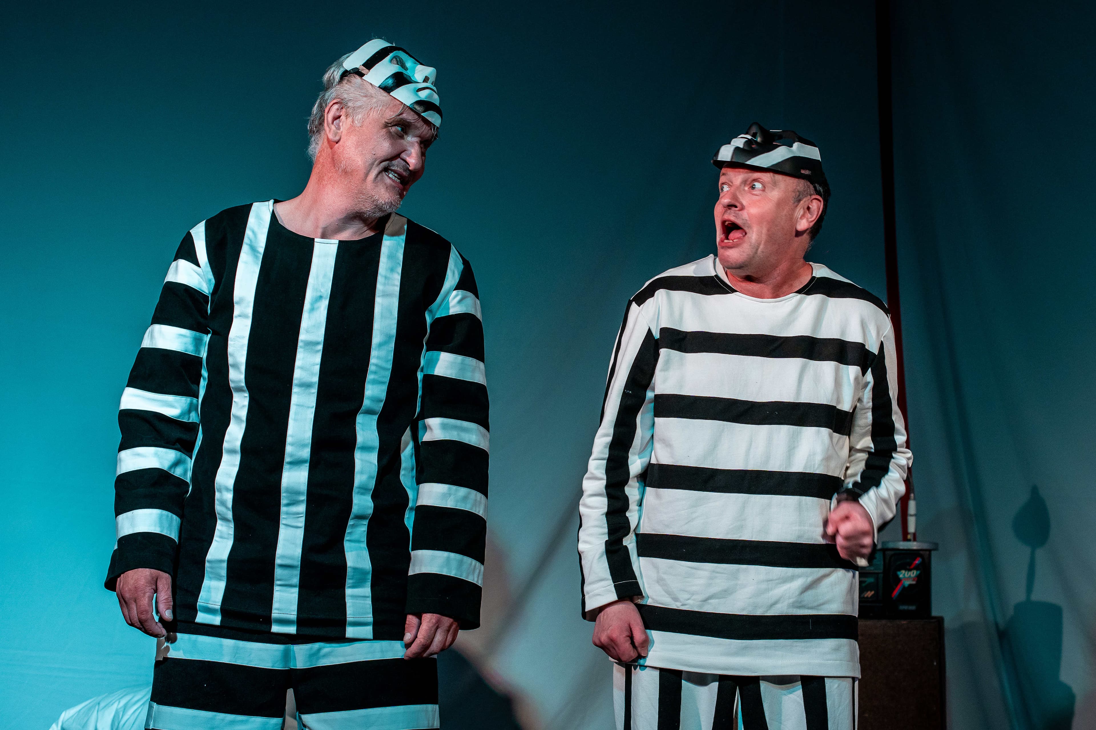 И пепел наш развеют по Земле... (Город)