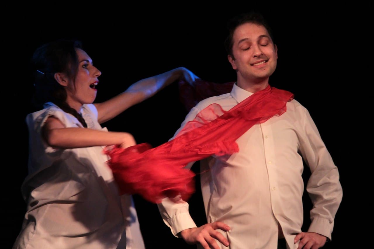 Одним касанием (Мим-театр «За двумя зайцами»)