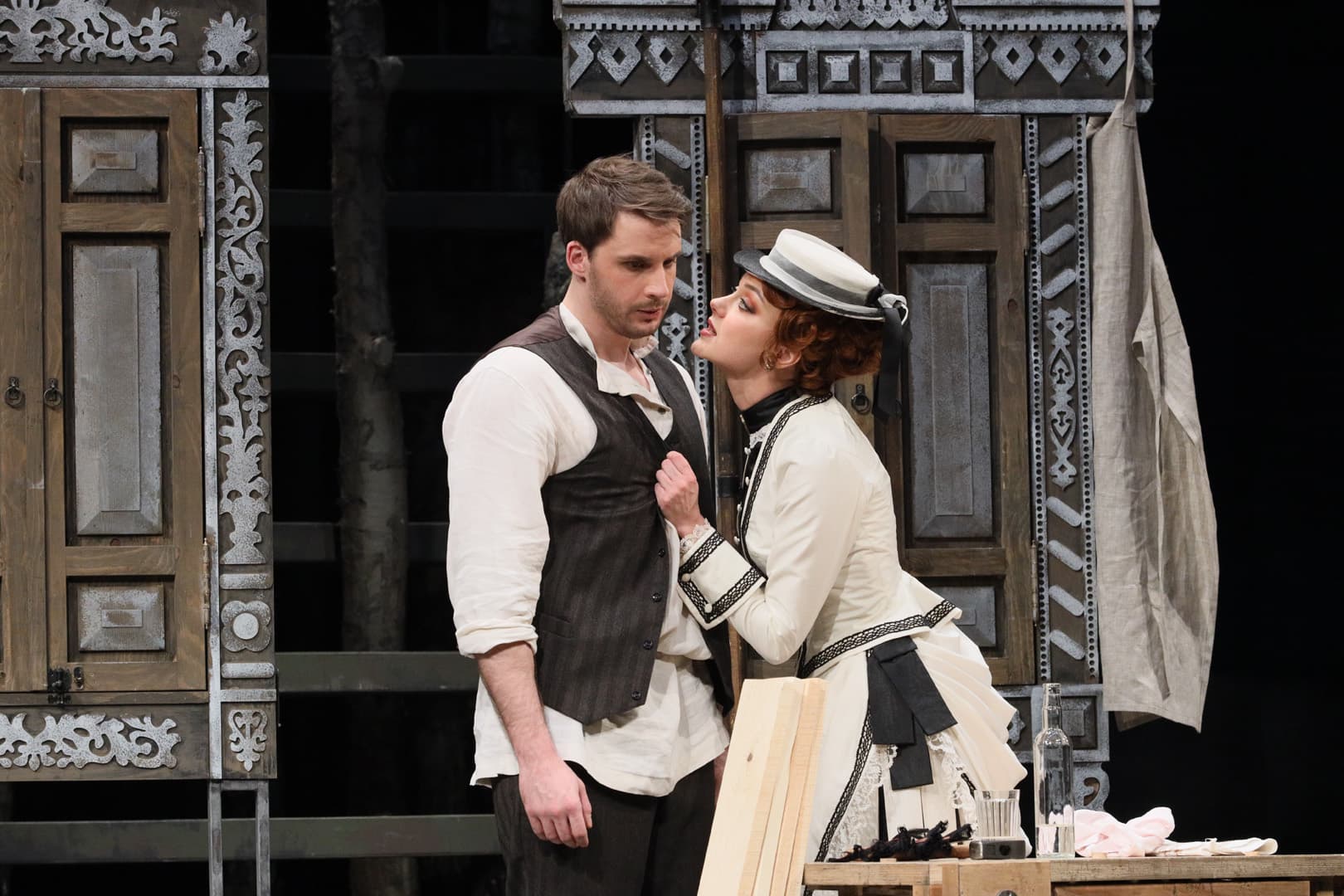 Светит, да не греет (Малый театр. Сцена на Ордынке)