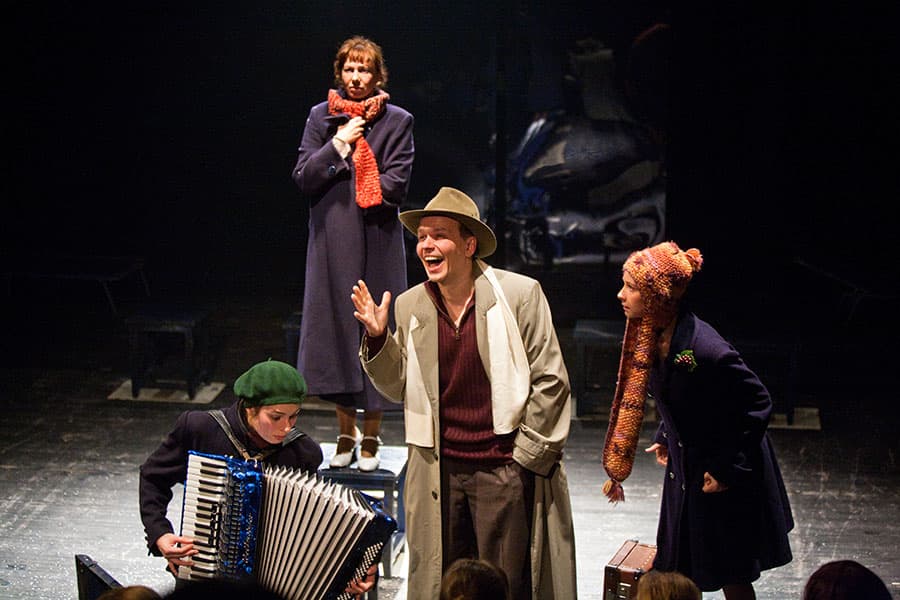 Пять вечеров (Молодёжный театр на Фонтанке)