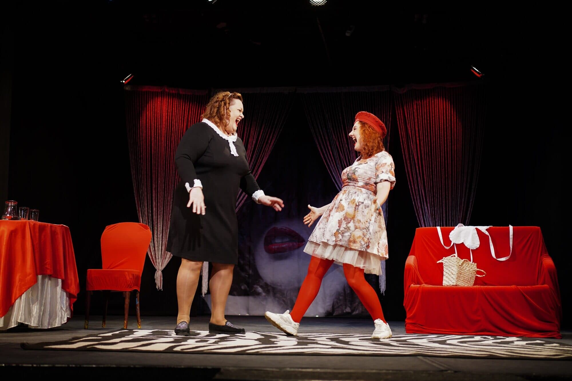 Дуры (Театр эстрады и кабаре)