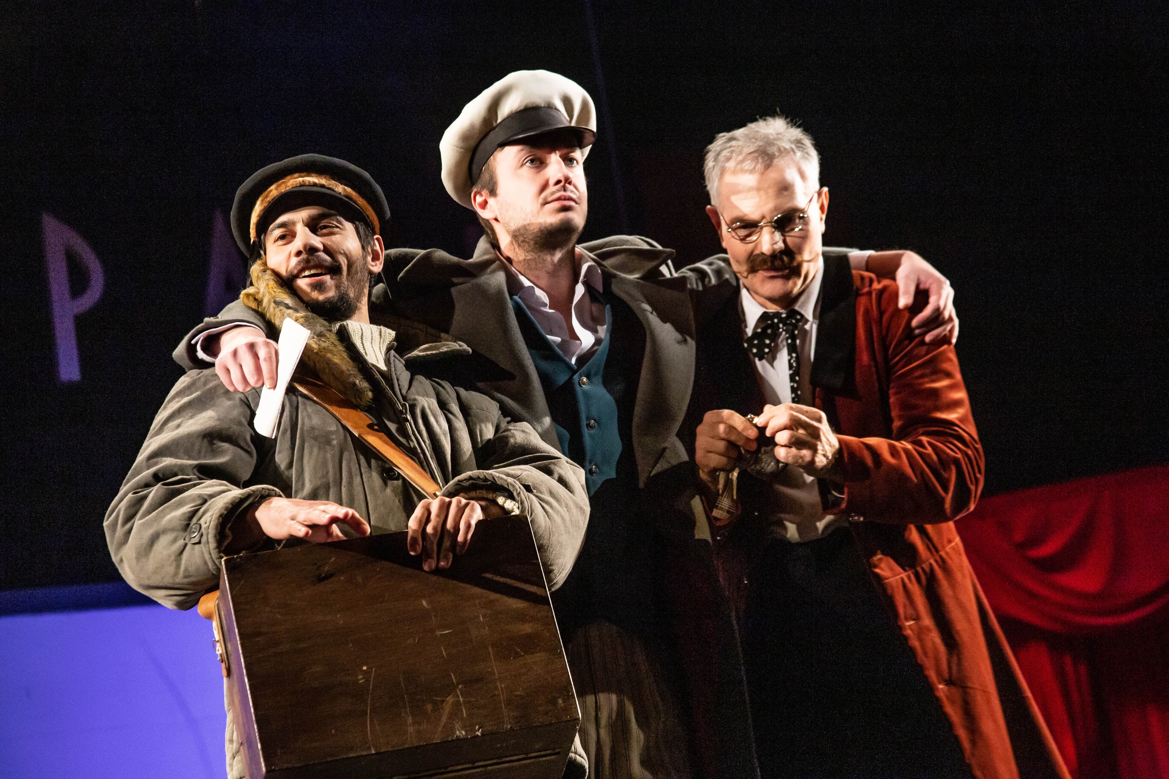 12 стульев (Театр драмы им. М. Горького)