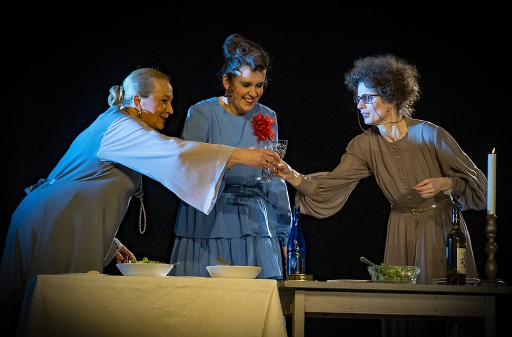 Тремя этажами выше (Театр сатиры)