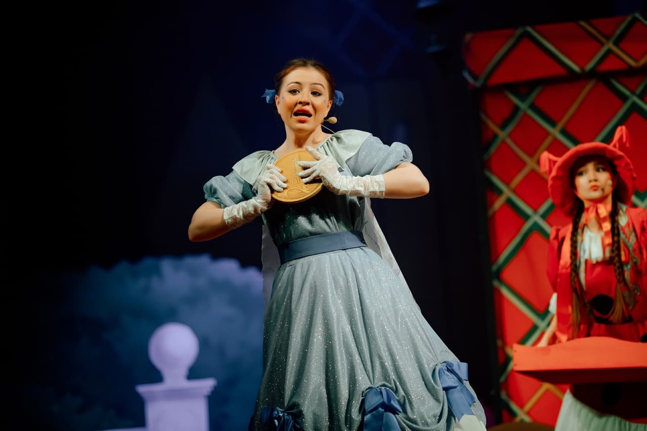 Муха-Цокотуха (Русский драматический театр)