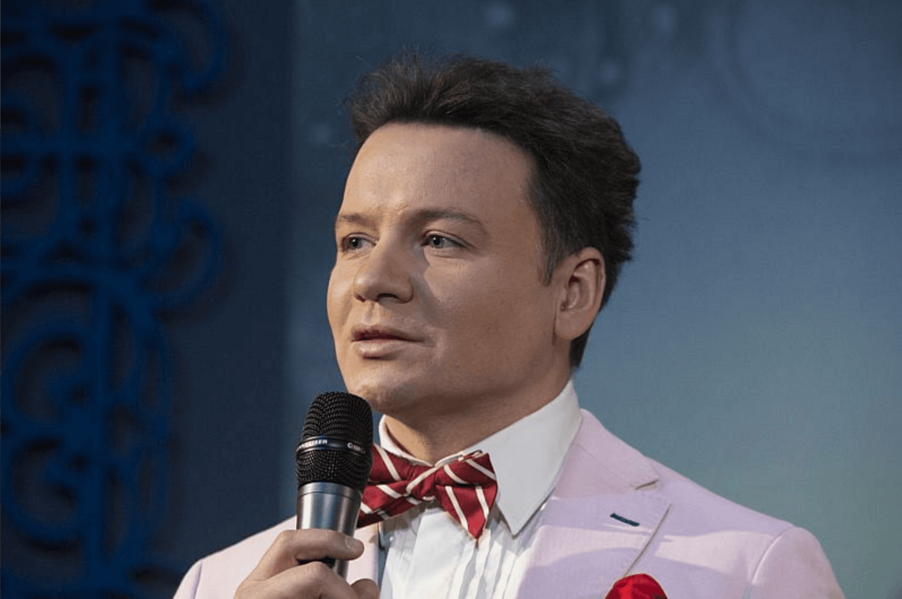 Аленький цветочек. Читает с оркестром Александр Олешко (Театр Вахтангова. Симоновская сцена)