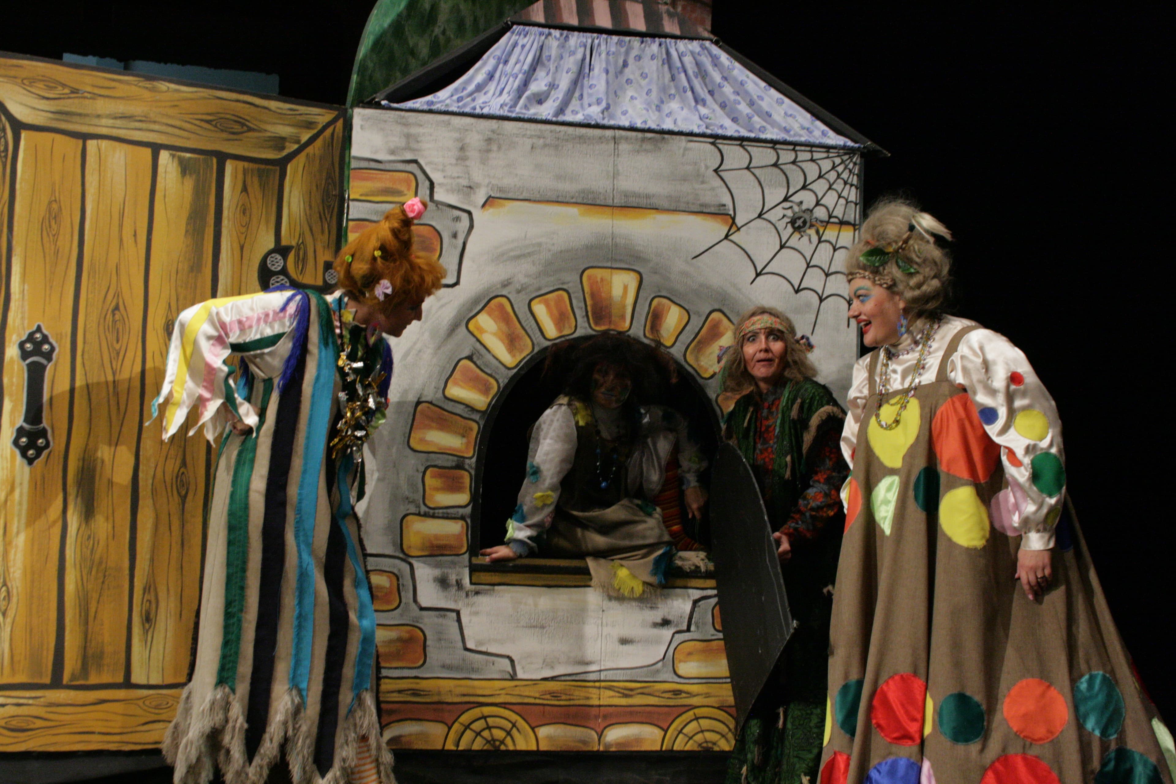 Как баба Яга дочек замуж отдавала (Мордовский национальный драматический театр)