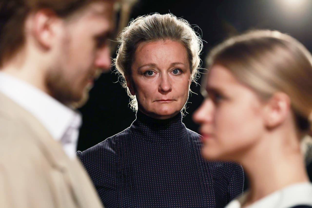 Привидения (Камерный театр)