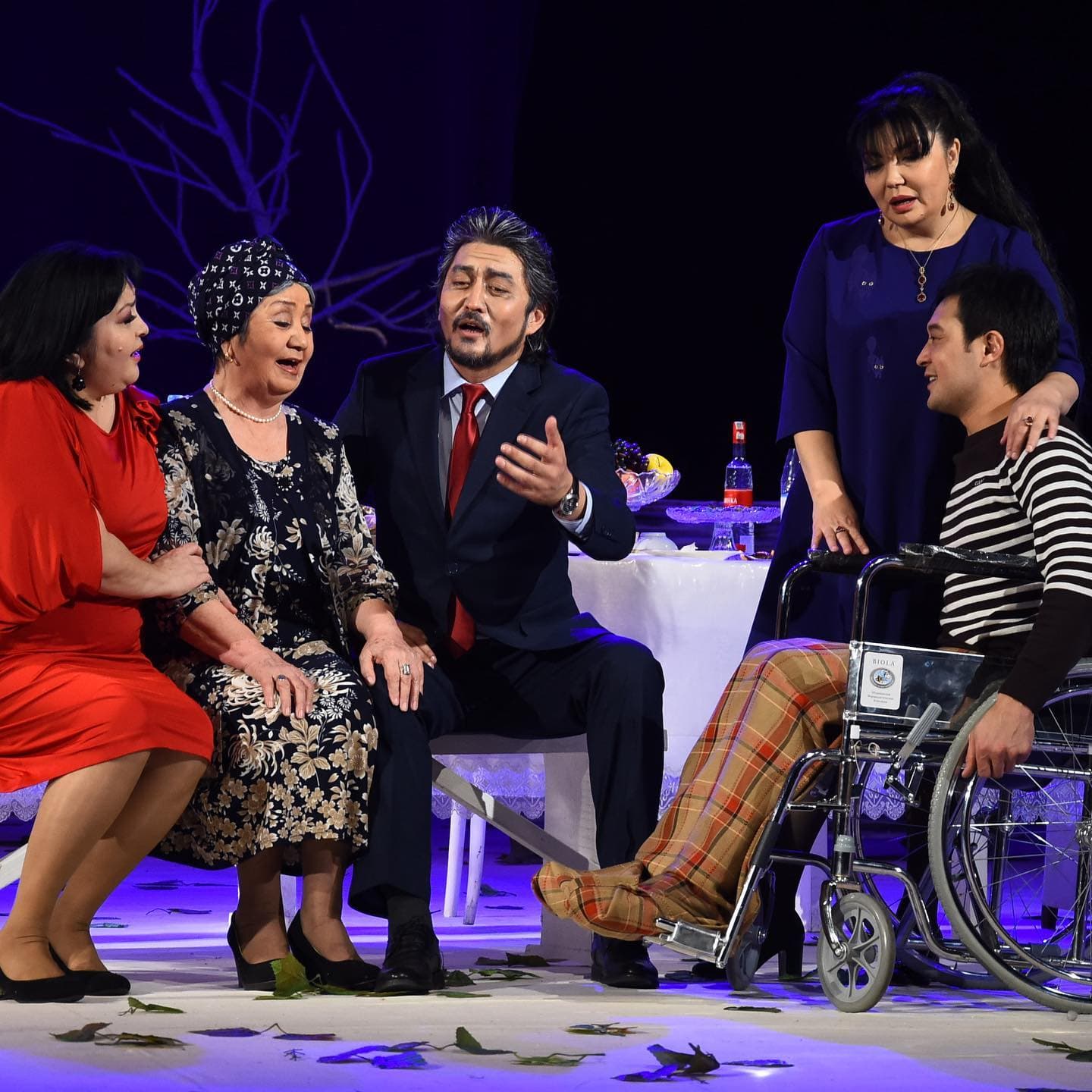 Бір түп алма ағашы (Театр для детей и юношества им. Мусрепова)