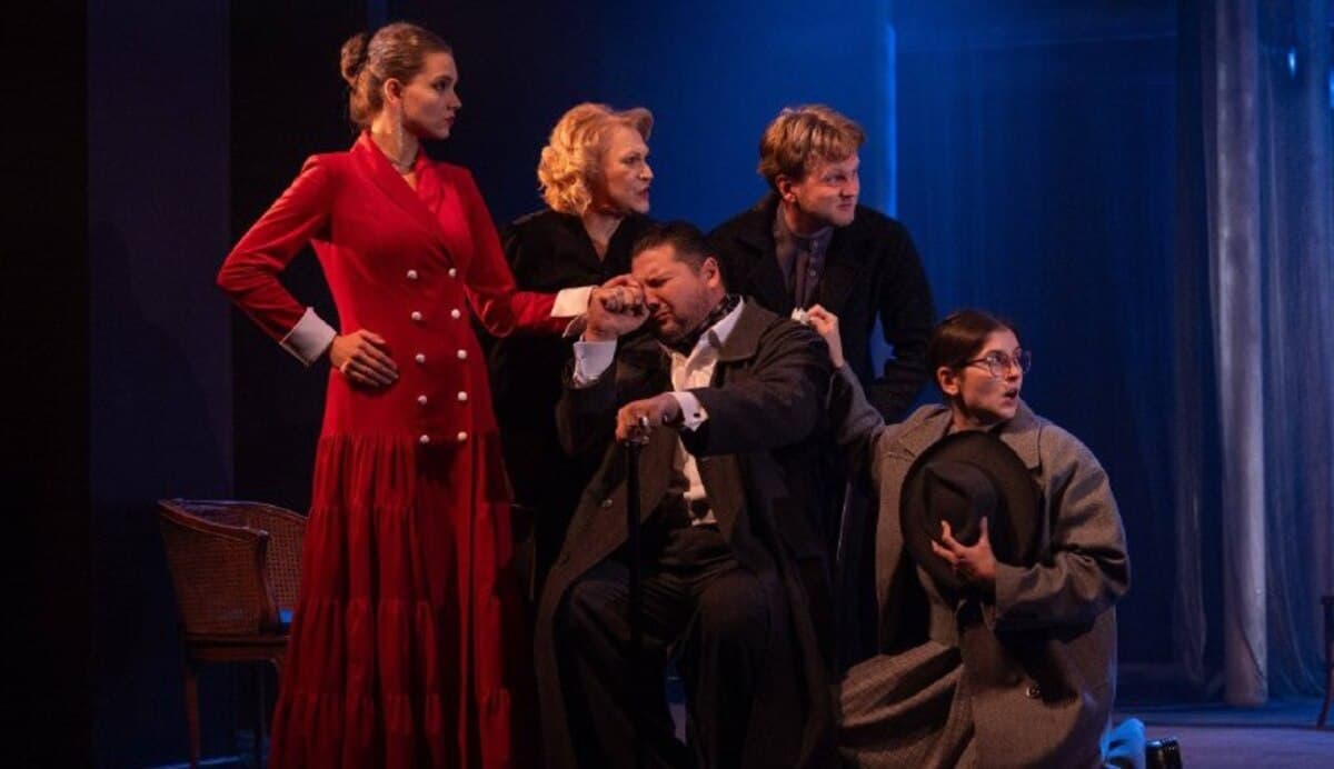 Дядя Ваня (Молодёжный театр РБ им. Мустая Карима)