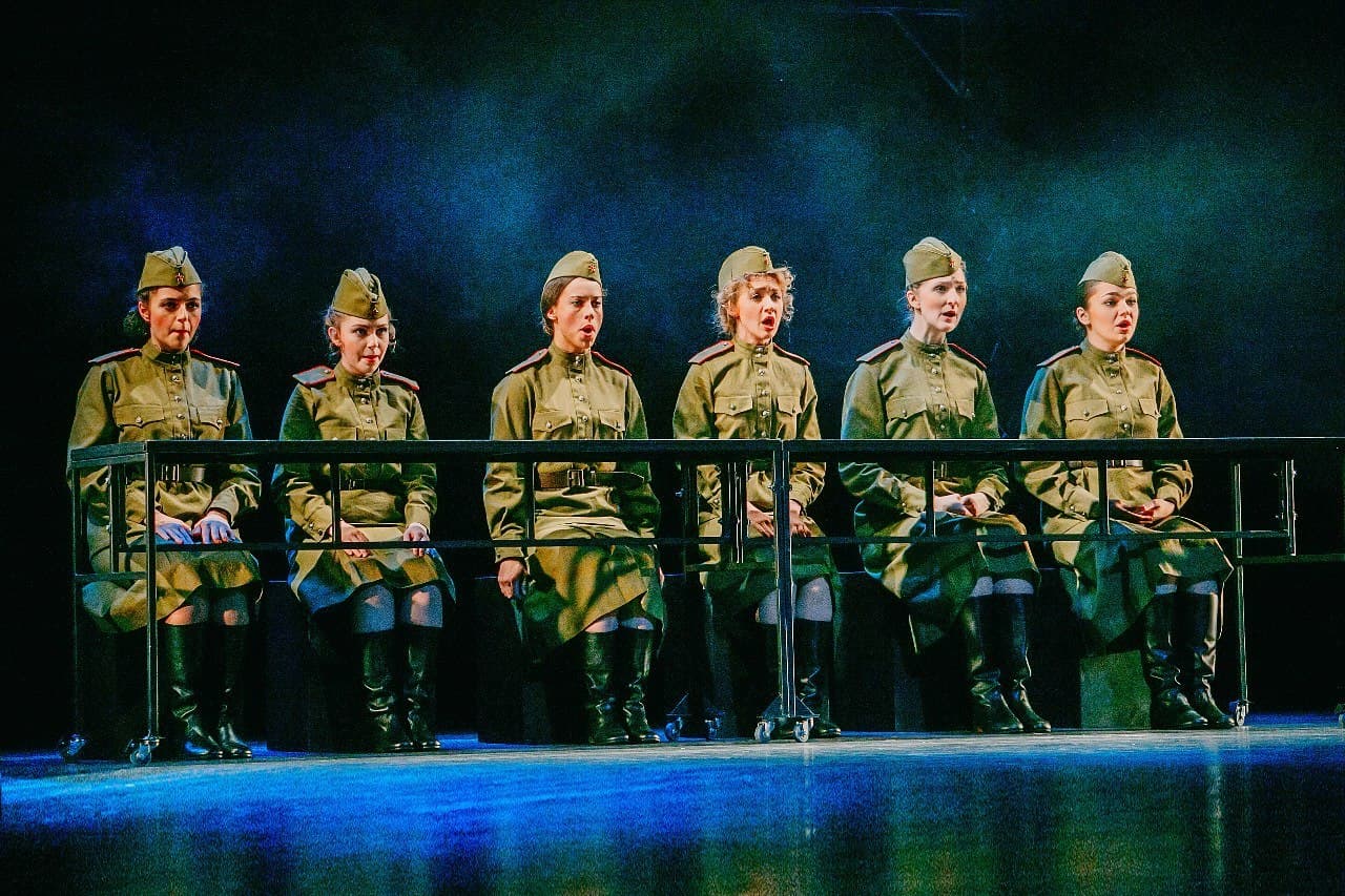 Когда мы были молодыми... (Театр эстрады им. Аркадия Райкина)