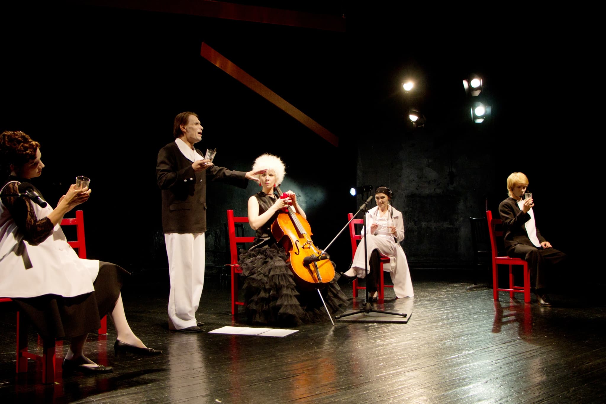 Вдребезги (Театр для детей и молодёжи «Малый»)