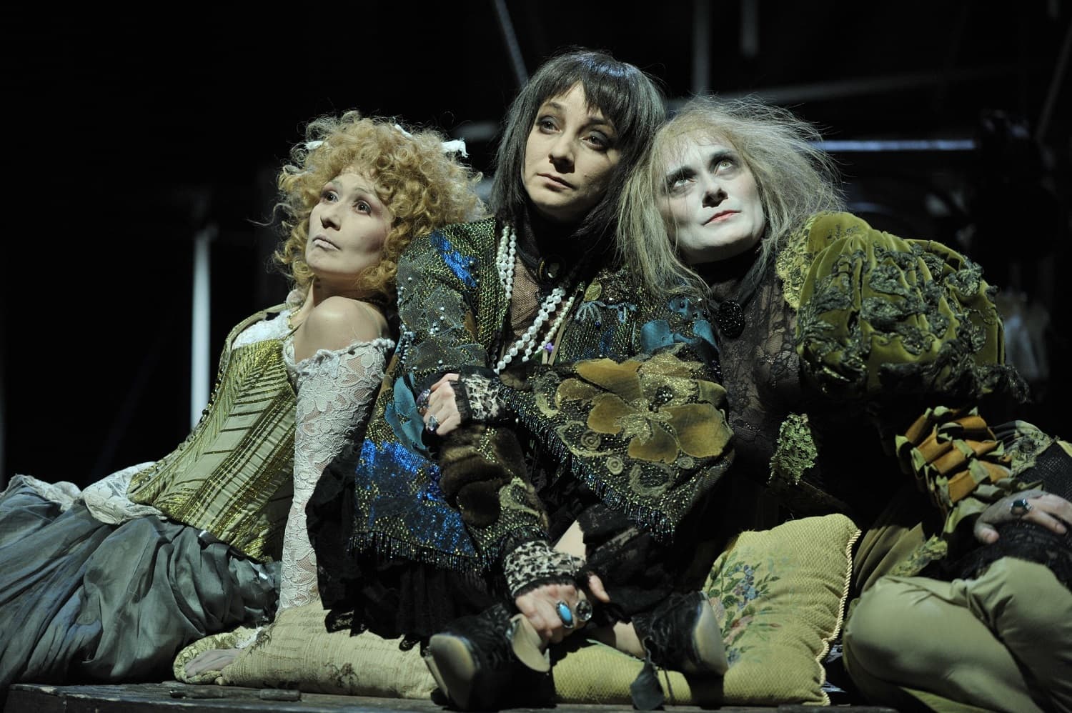 Безум­ная из Шайо (Мастерская Петра Фоменко)