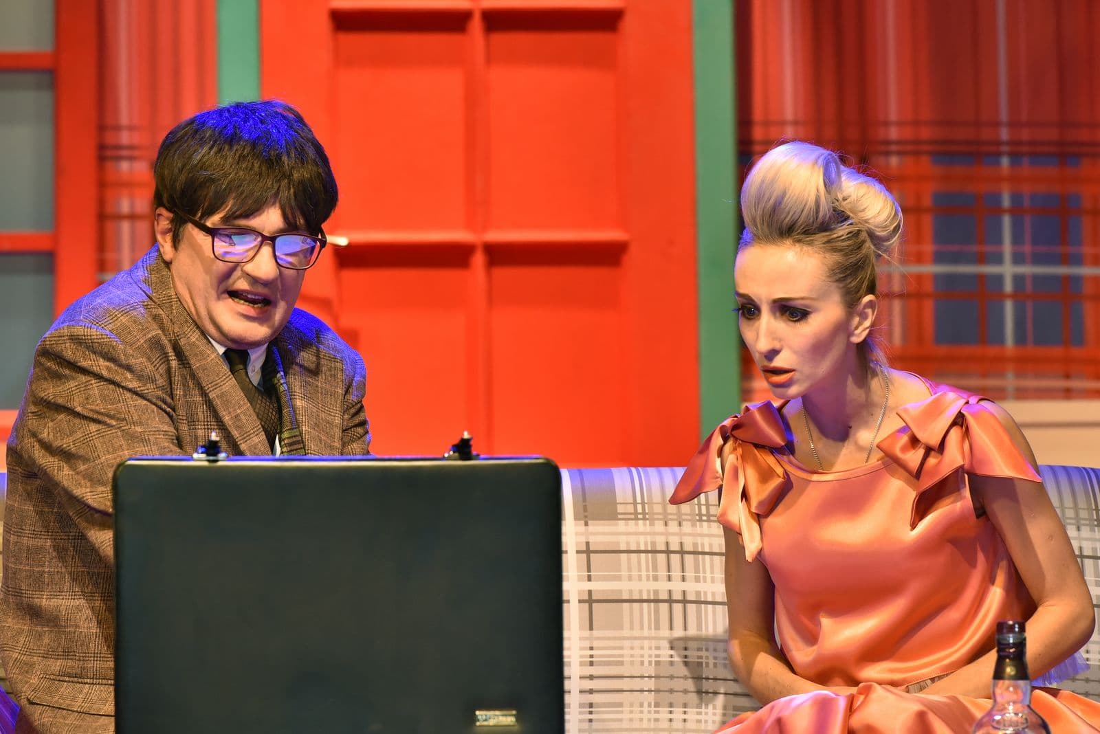 Смешные деньги (Русский театр драмы им. Горького)