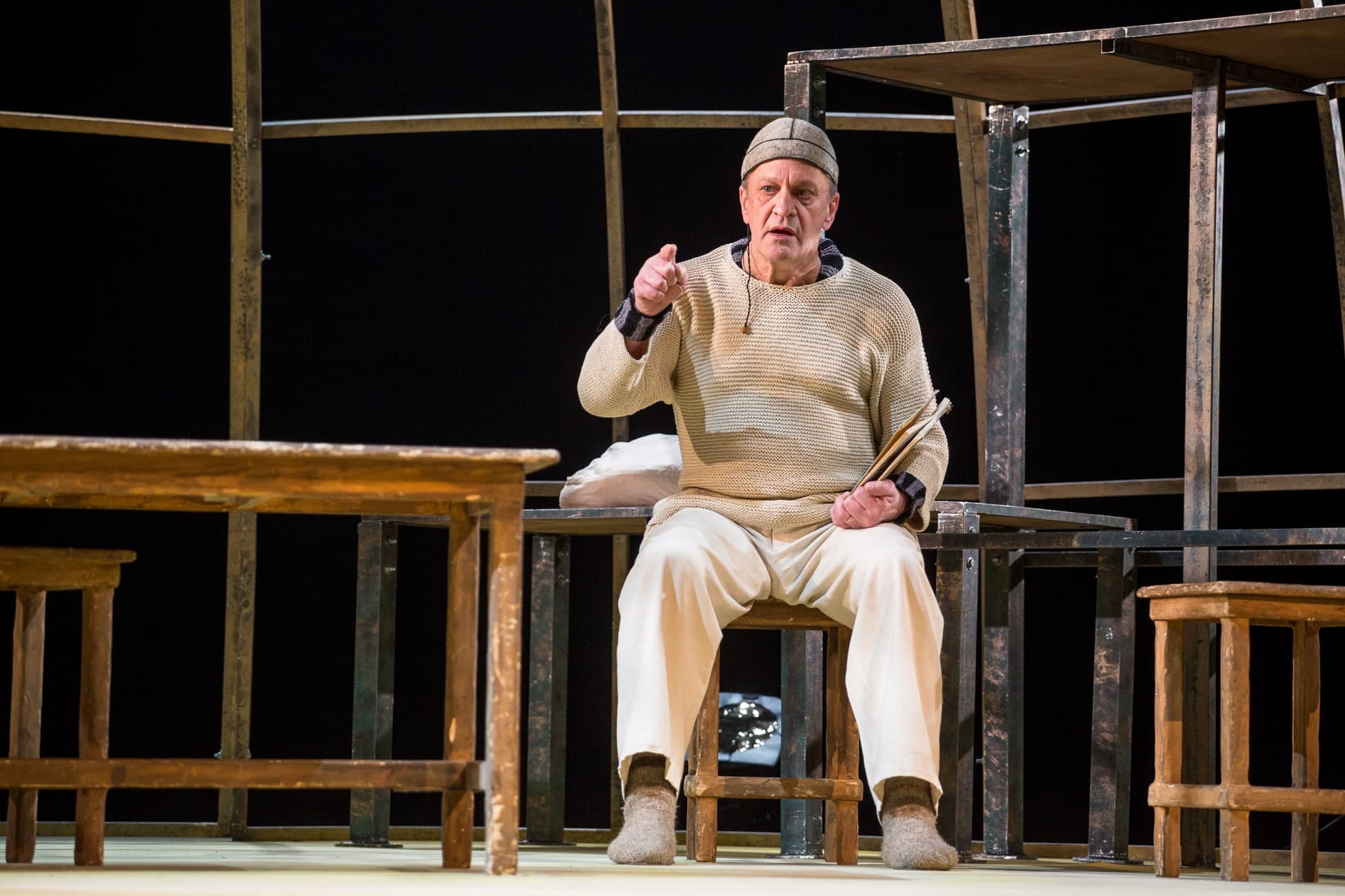 Белые флаги (Молодёжный театр на Фонтанке)