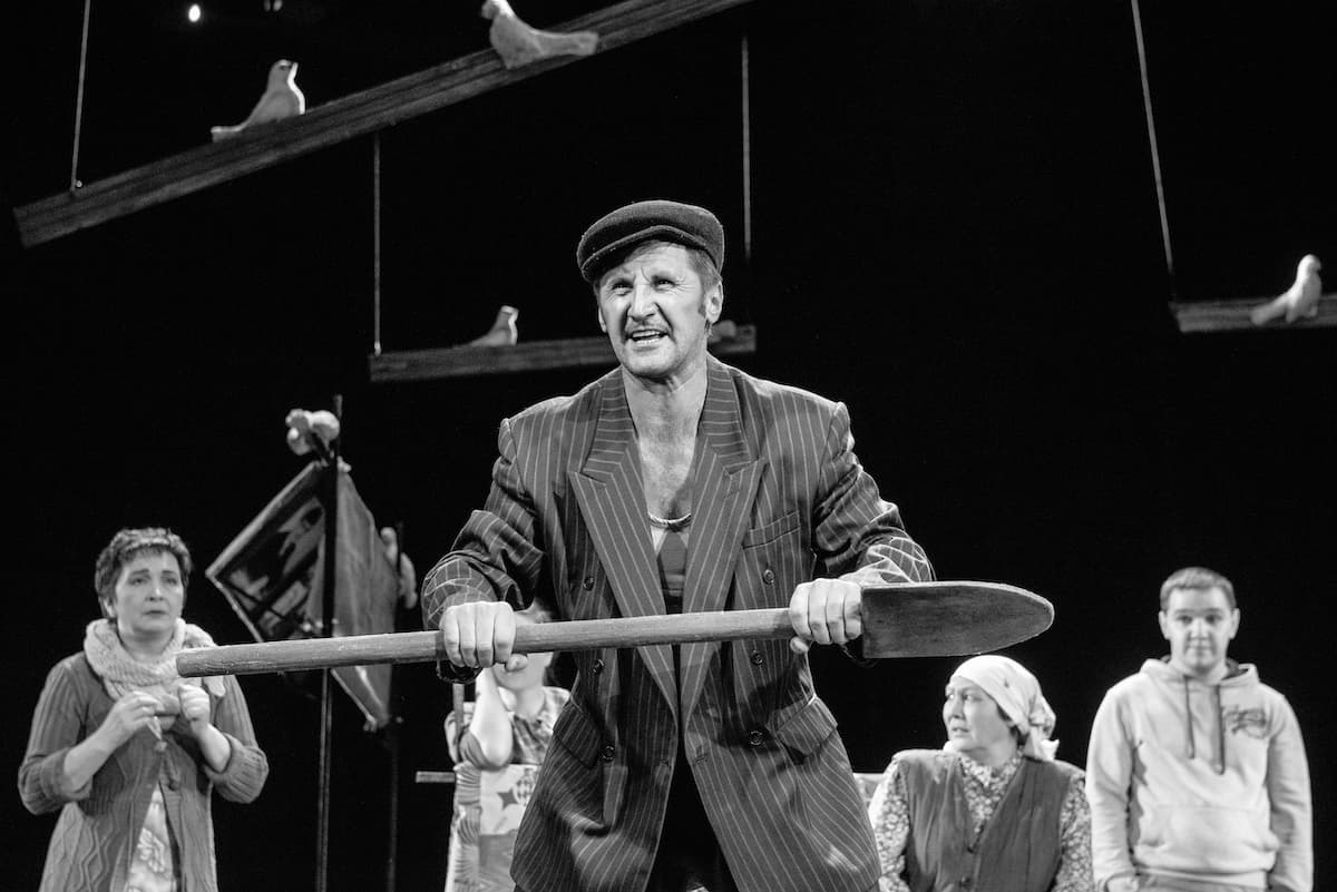 Любовь и голуби (ТЮЗ им. Кариева)