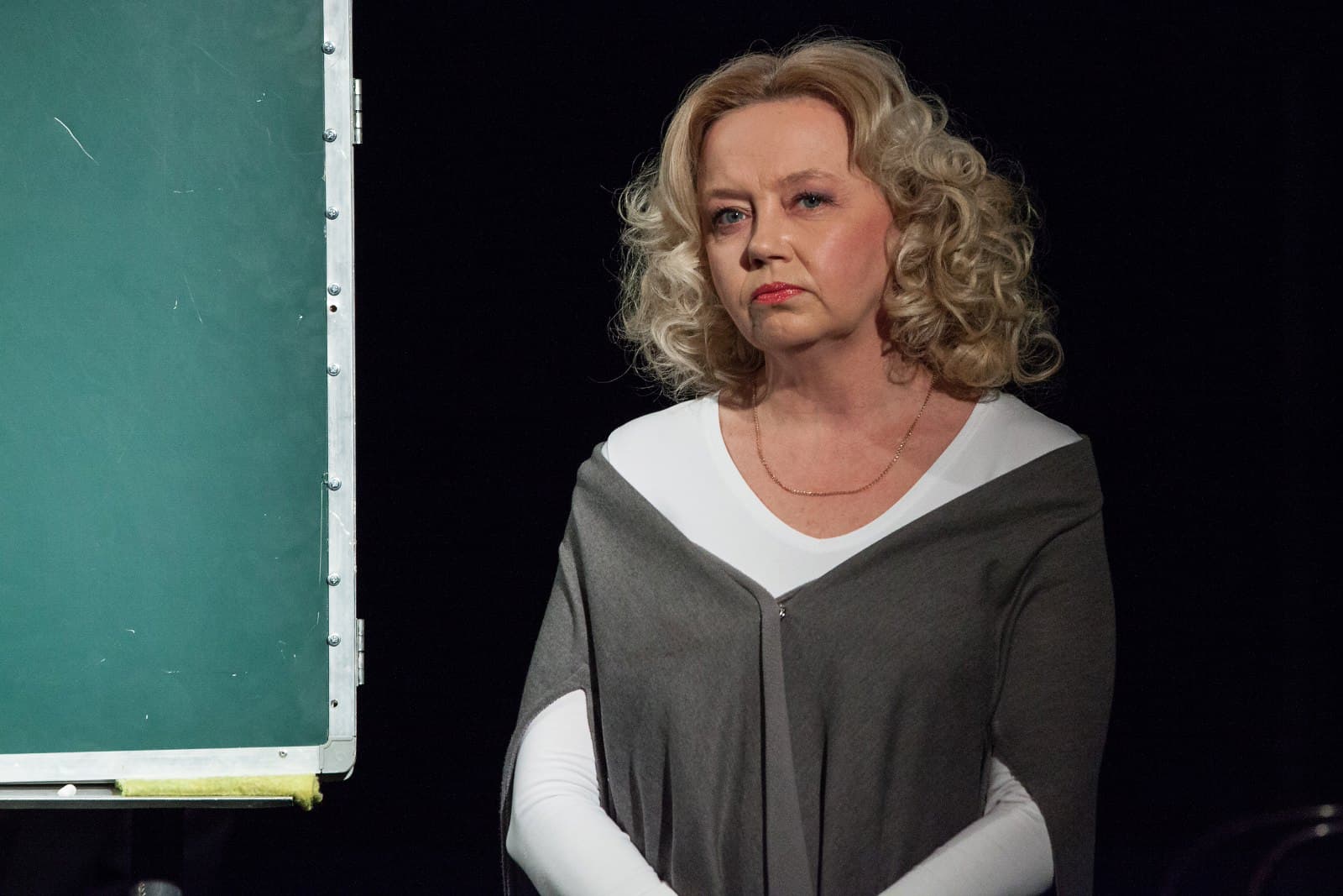 Дорогая Елена Сергеевна (У Никитских ворот)