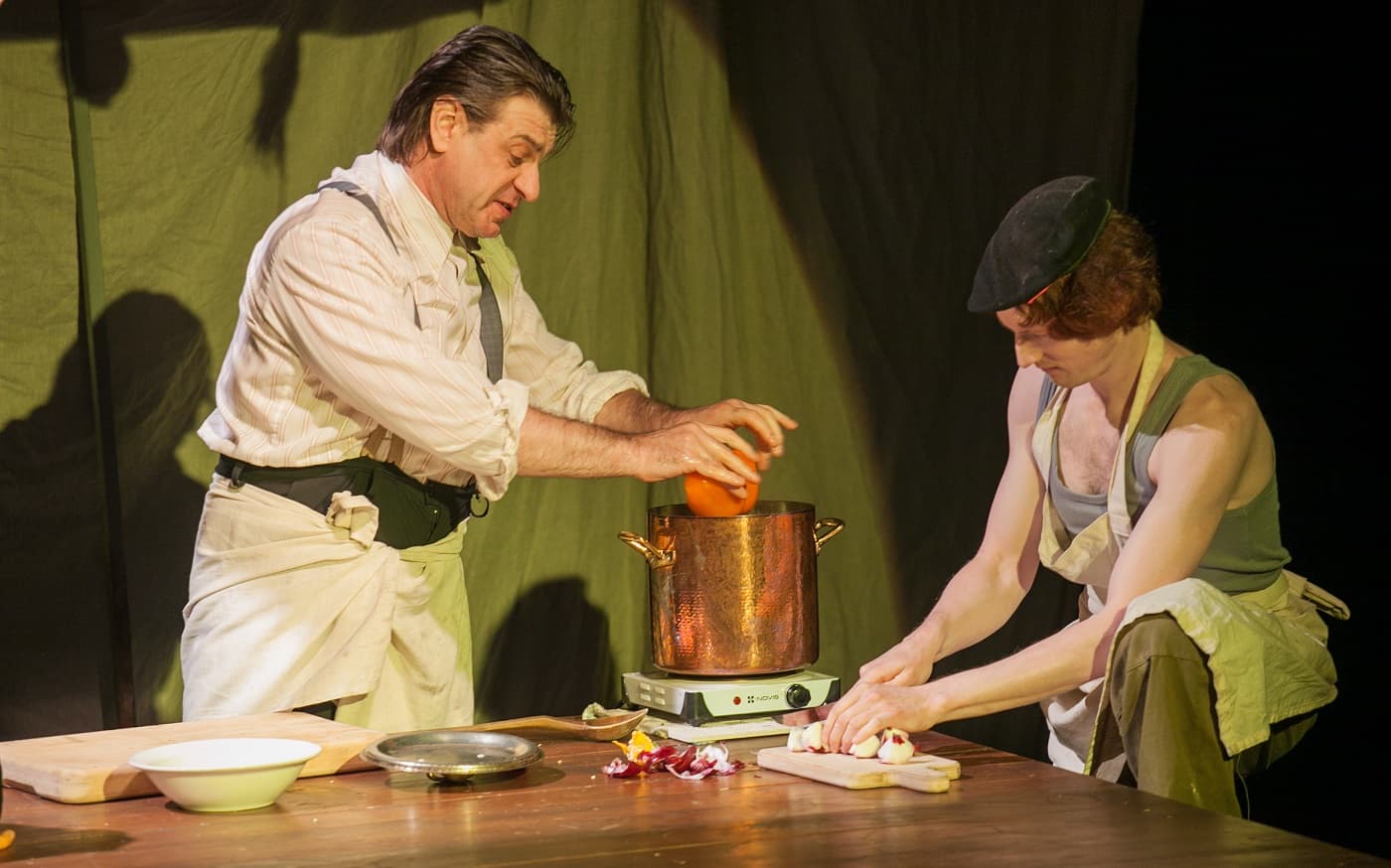 Заходите-заходите (Мастерская Петра Фоменко)