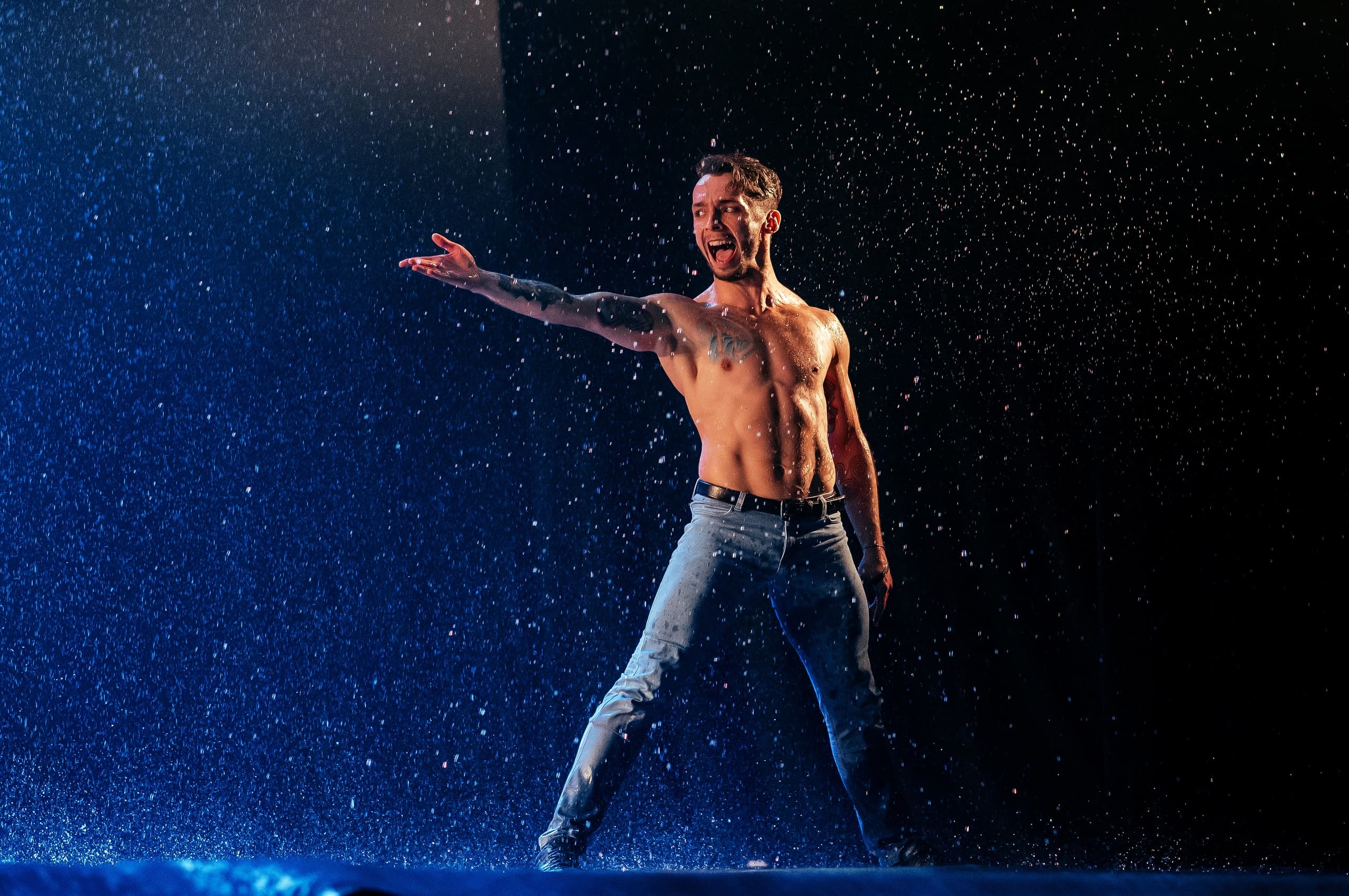 Шоу под дождём III. Только для женщин (ДК им. Ленсовета)