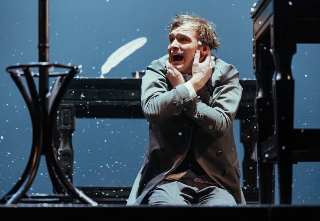 Гоголь. Экспонаты (Театр юного зрителя)