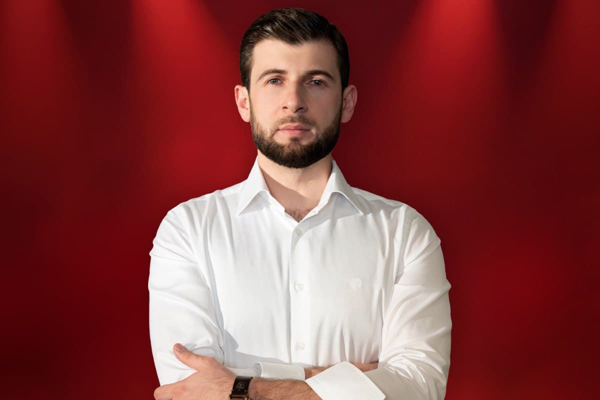 Азамат Биштов (Зелёный театр)