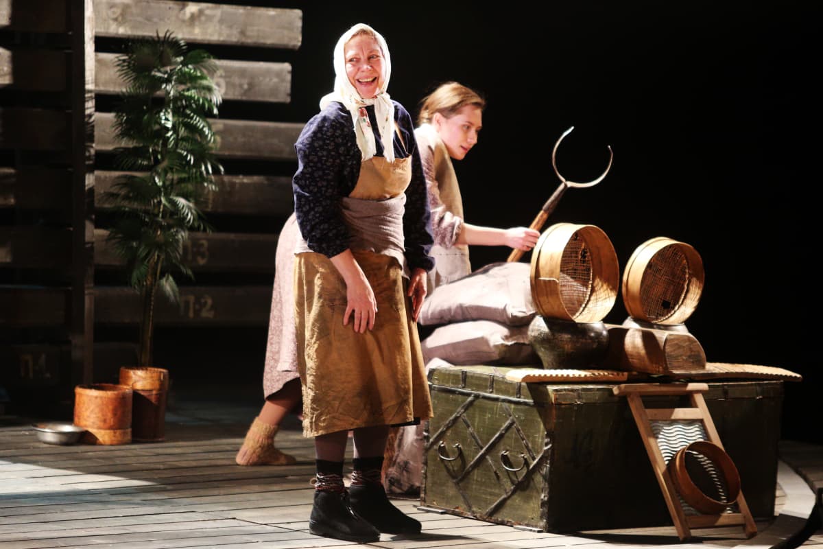 Матрёнин двор (Драматический театр)