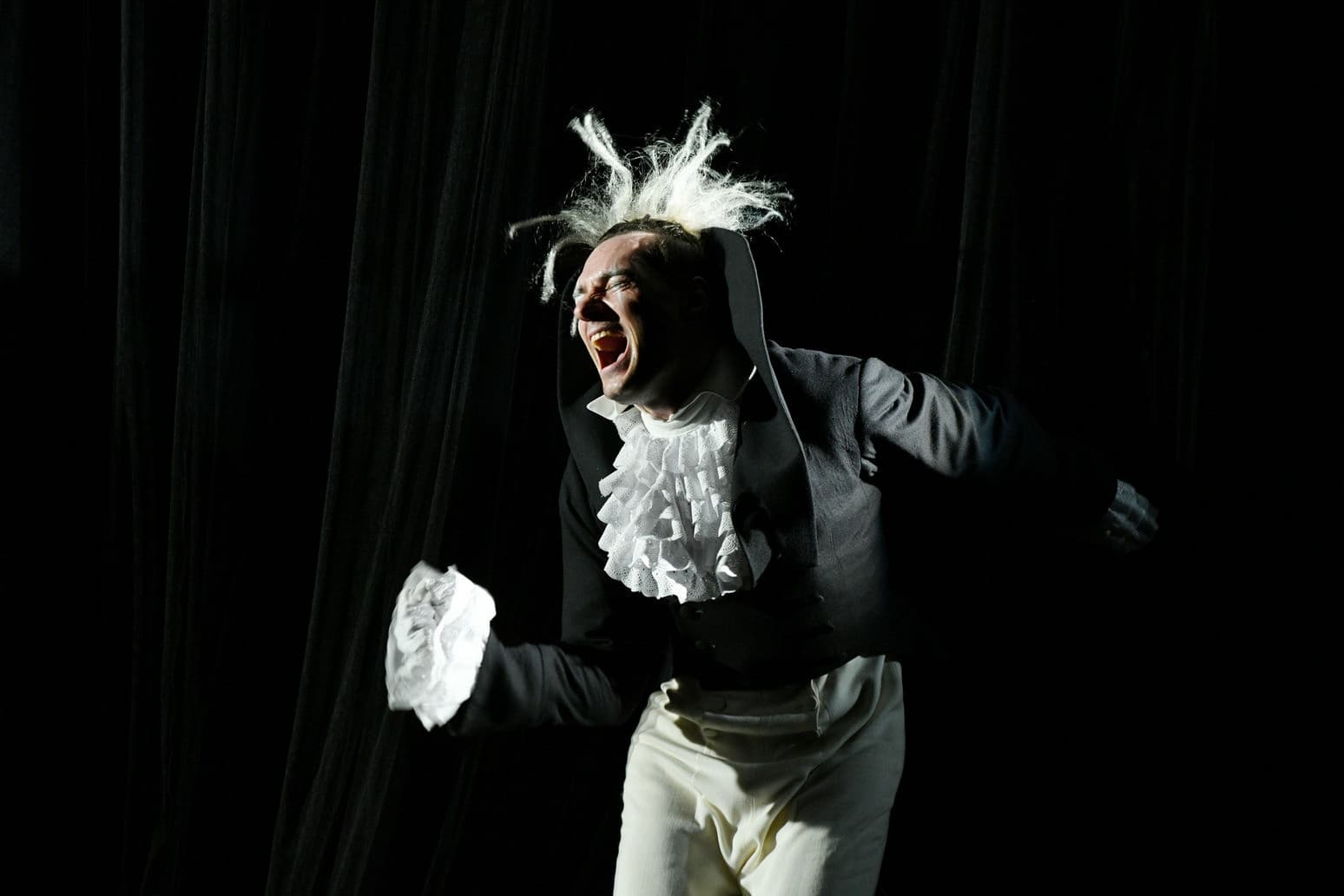 Смерть Тарелкина (Русский драматический театр)